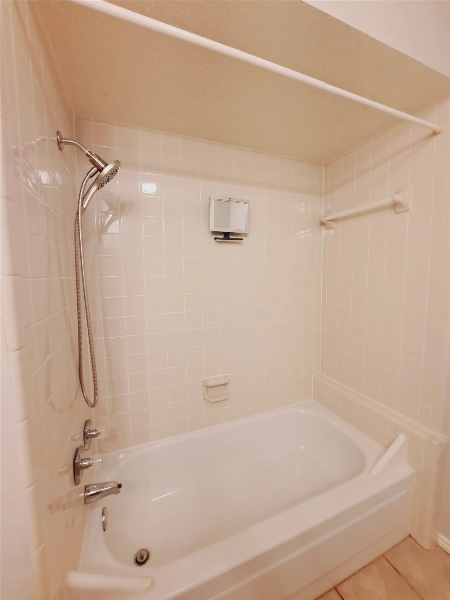 Duplex For Rent in Denton County , 3917 Saint Christopher Lane, Dallas, Texas 75287, 3 Bedroom, 2 Bathroom, 2 Garage spaces, 2,344 Sqft, built in 1984, mls#21384584, Real Estate Agent in Dallas, Homes For Rent in Denton county, Homes For Rent in Dallas, Realtor in Dallas Texas, Real Estate Brokerage Independent Realty Texas, Luminita Cordes Realtor