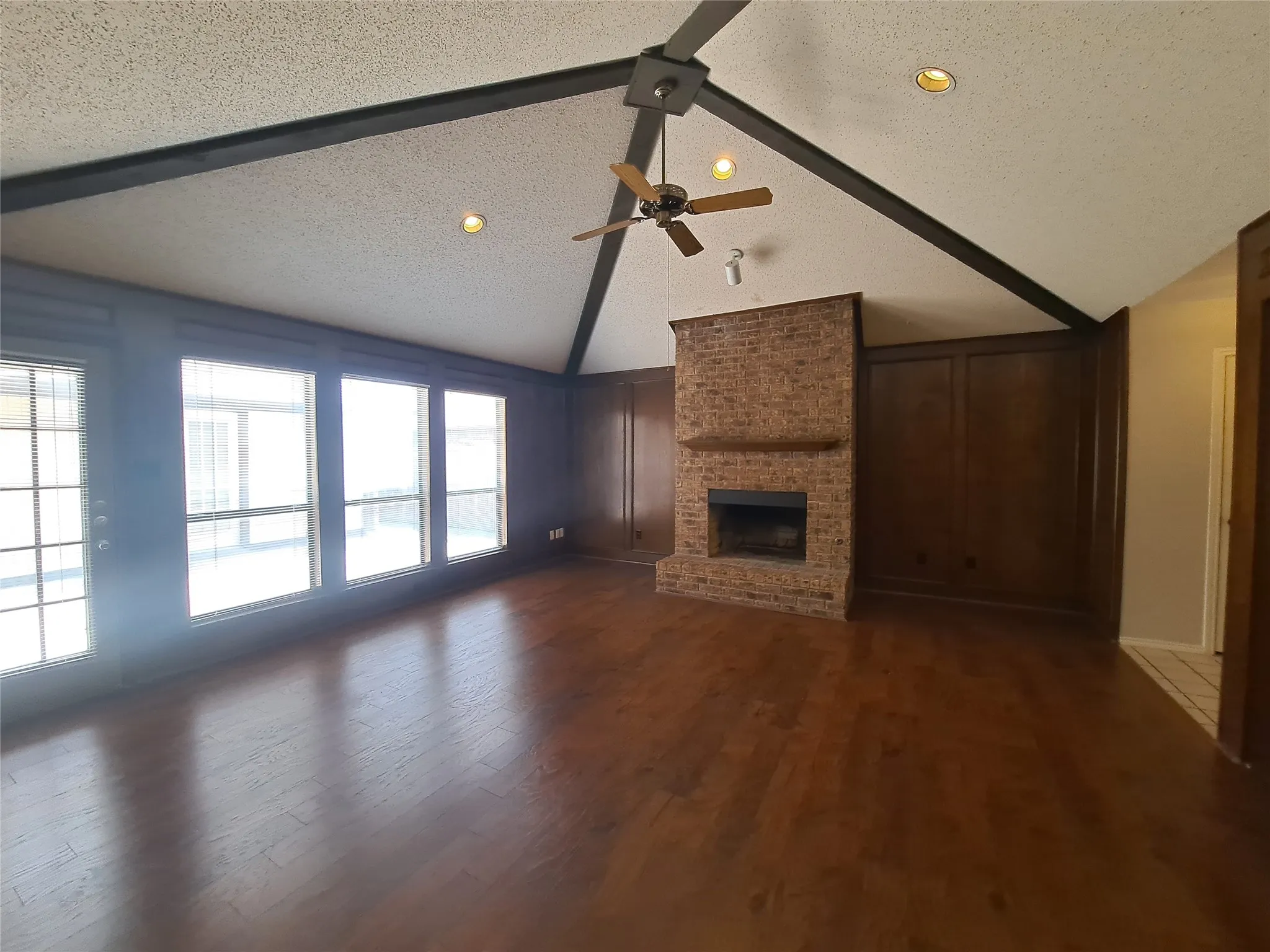 Duplex For Rent in Denton County , 3917 Saint Christopher Lane, Dallas, Texas 75287, 3 Bedroom, 2 Bathroom, 2 Garage spaces, 2,344 Sqft, built in 1984, mls#21384584, Real Estate Agent in Dallas, Homes For Rent in Denton county, Homes For Rent in Dallas, Realtor in Dallas Texas, Real Estate Brokerage Independent Realty Texas, Luminita Cordes Realtor