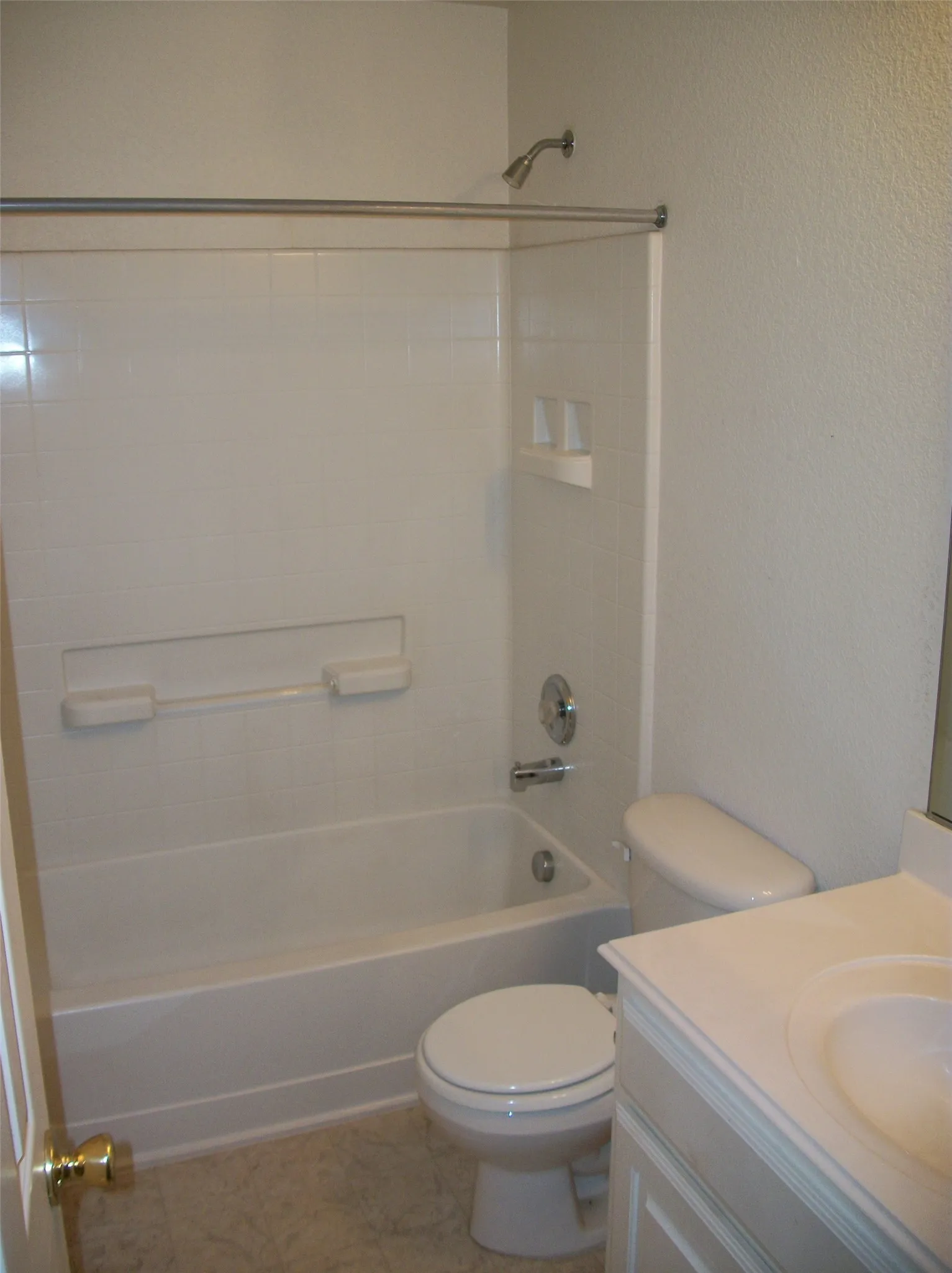 Single Family Residence For Rent in Tarrant County , 1325 Pepperidge Lane, Fort Worth, Texas 76131, 4 Bedroom, 2 Bathroom, 2 Garage spaces, 2,220 Sqft, built in 2005, mls#21384585, Real Estate Agent in Fort Worth, Homes For Rent in Tarrant county, Homes For Rent in Fort Worth, Realtor in Fort Worth Texas, Real Estate Brokerage Independent Realty Texas, Luminita Cordes Realtor