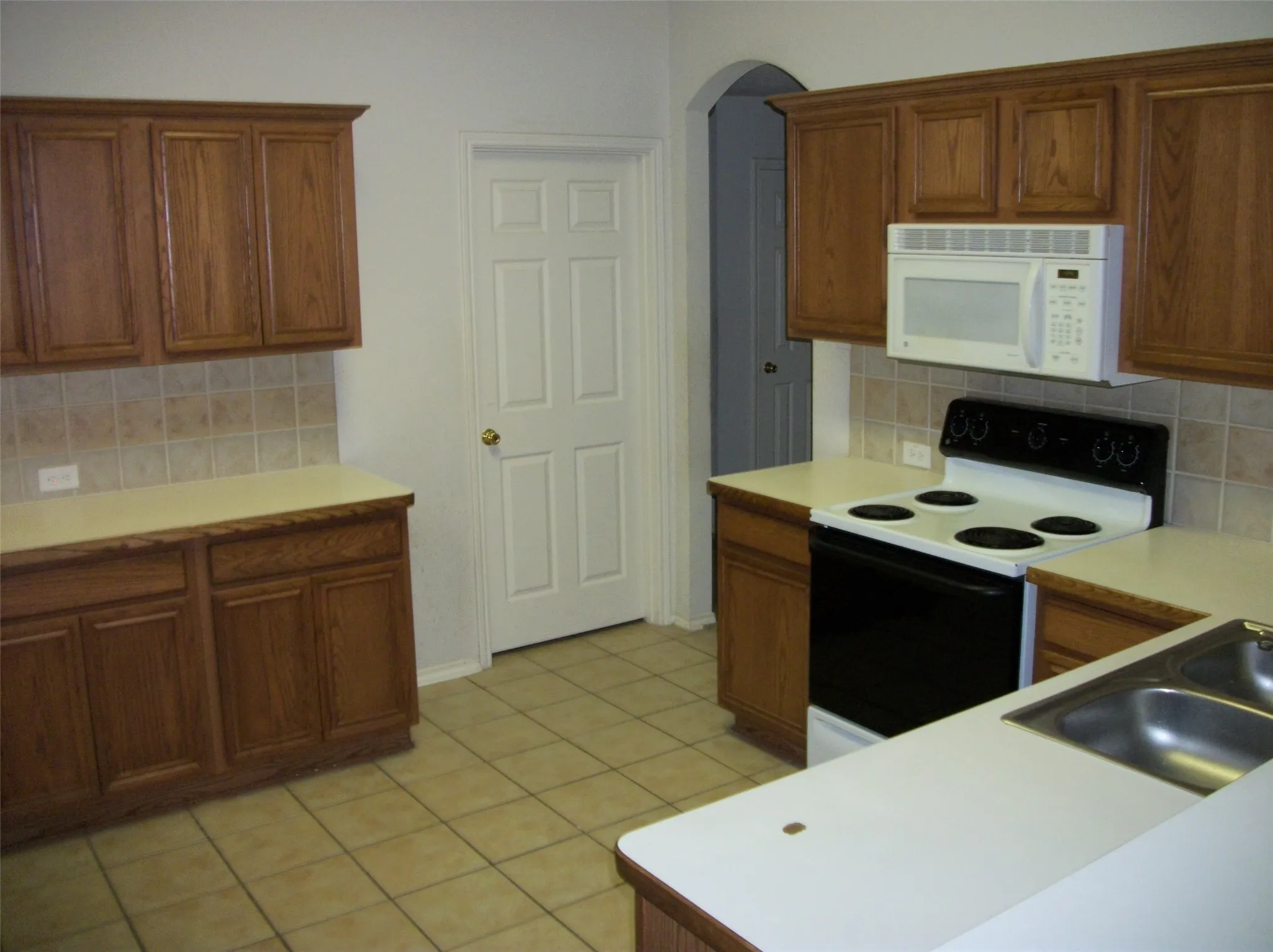 Single Family Residence For Rent in Tarrant County , 1325 Pepperidge Lane, Fort Worth, Texas 76131, 4 Bedroom, 2 Bathroom, 2 Garage spaces, 2,220 Sqft, built in 2005, mls#21384585, Real Estate Agent in Fort Worth, Homes For Rent in Tarrant county, Homes For Rent in Fort Worth, Realtor in Fort Worth Texas, Real Estate Brokerage Independent Realty Texas, Luminita Cordes Realtor