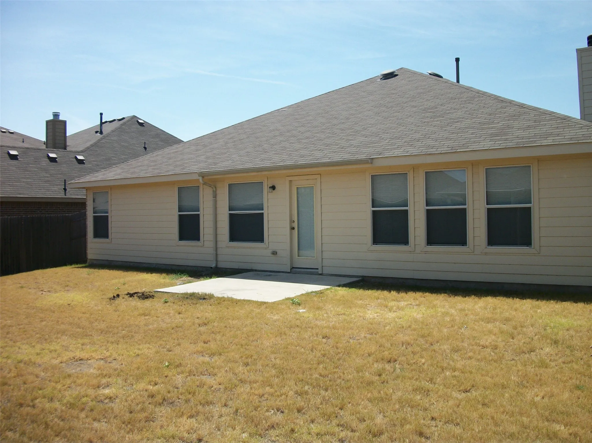 Single Family Residence For Rent in Tarrant County , 1325 Pepperidge Lane, Fort Worth, Texas 76131, 4 Bedroom, 2 Bathroom, 2 Garage spaces, 2,220 Sqft, built in 2005, mls#21384585, Real Estate Agent in Fort Worth, Homes For Rent in Tarrant county, Homes For Rent in Fort Worth, Realtor in Fort Worth Texas, Real Estate Brokerage Independent Realty Texas, Luminita Cordes Realtor