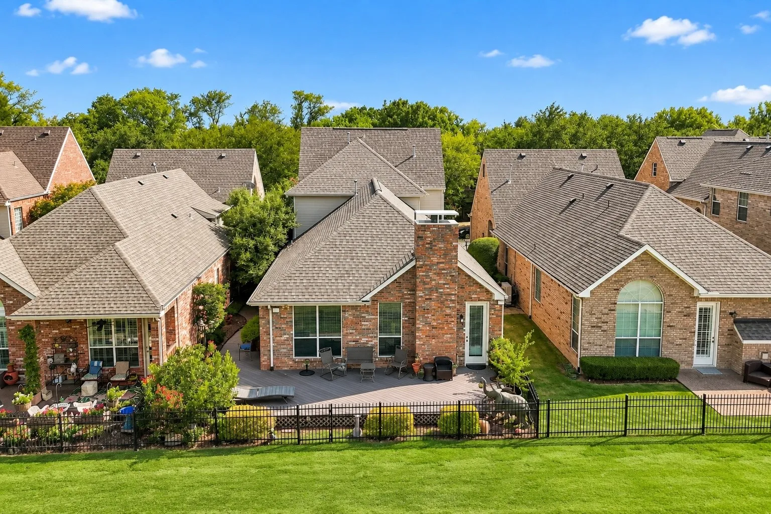 Single Family Residence For Sale in Collin County , 2313 Canyon Creek Drive, Mc Kinney, Texas 75072, 3 Bedroom, 3 Bathroom, 2 Garage spaces, 2,550 Sqft, built in 2002, mls#21381390, Real Estate Agent in Mc Kinney, Homes For Sale in Collin county, Homes For Sale in Mc Kinney, Realtor in Mc Kinney Texas, Real Estate Brokerage Independent Realty Texas, Luminita Cordes Realtor