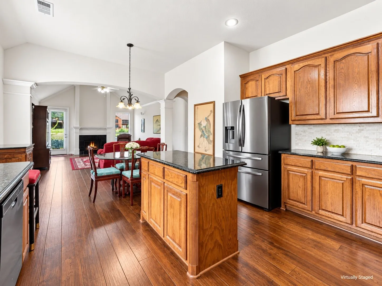 Single Family Residence For Sale in Collin County , 2313 Canyon Creek Drive, Mc Kinney, Texas 75072, 3 Bedroom, 3 Bathroom, 2 Garage spaces, 2,550 Sqft, built in 2002, mls#21381390, Real Estate Agent in Mc Kinney, Homes For Sale in Collin county, Homes For Sale in Mc Kinney, Realtor in Mc Kinney Texas, Real Estate Brokerage Independent Realty Texas, Luminita Cordes Realtor