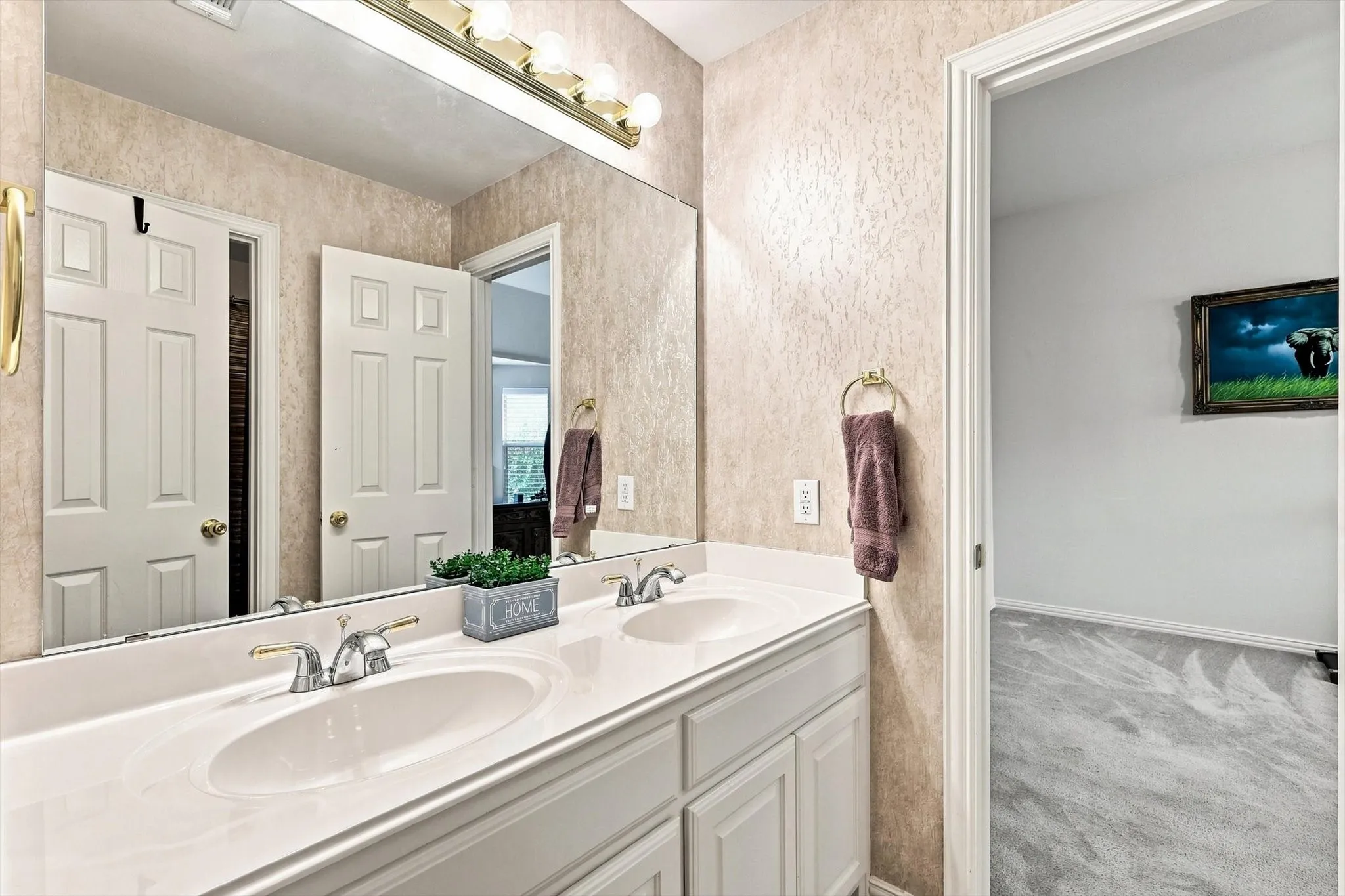 Single Family Residence For Sale in Collin County , 2313 Canyon Creek Drive, Mc Kinney, Texas 75072, 3 Bedroom, 3 Bathroom, 2 Garage spaces, 2,550 Sqft, built in 2002, mls#21381390, Real Estate Agent in Mc Kinney, Homes For Sale in Collin county, Homes For Sale in Mc Kinney, Realtor in Mc Kinney Texas, Real Estate Brokerage Independent Realty Texas, Luminita Cordes Realtor