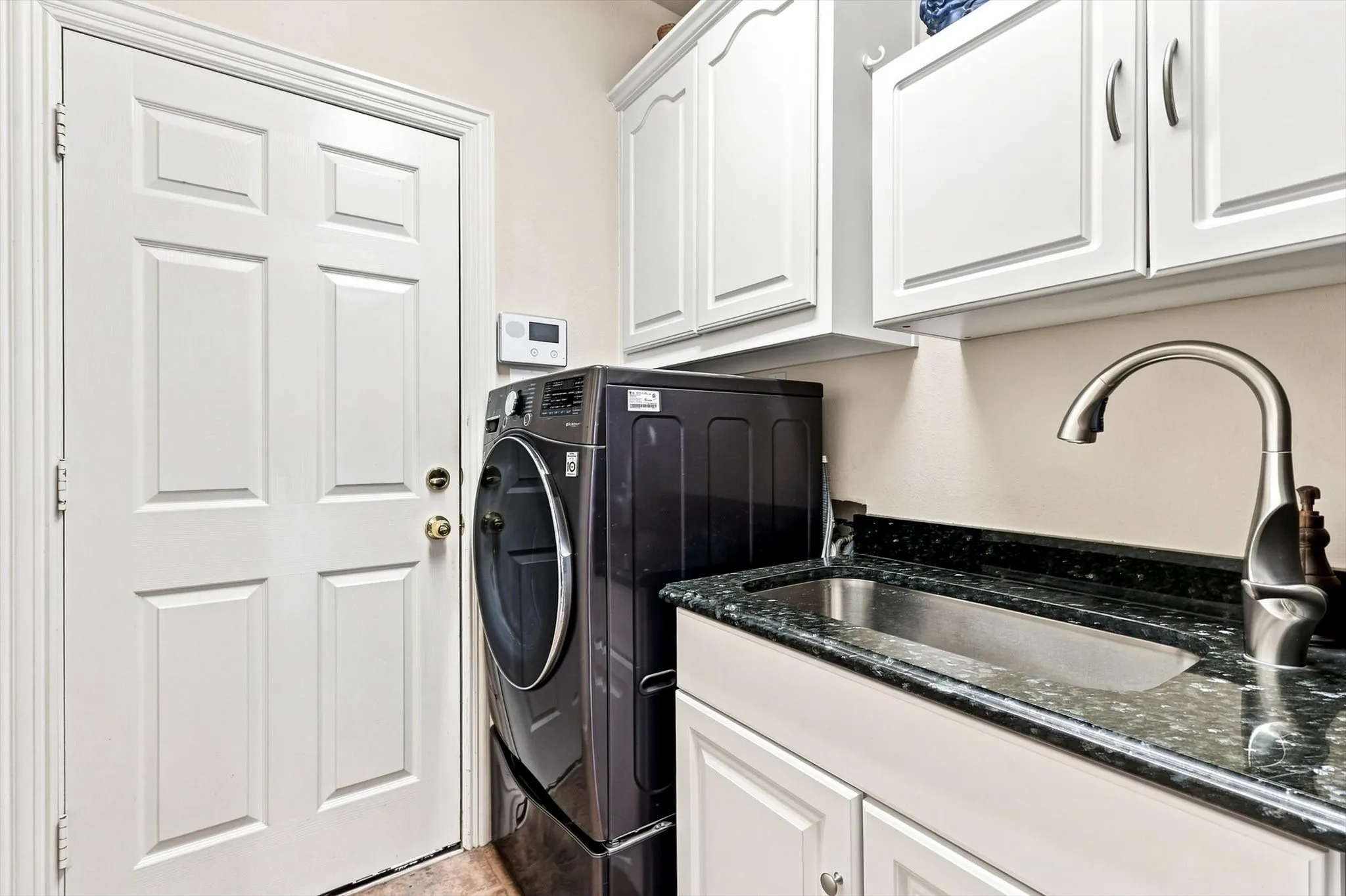 Single Family Residence For Sale in Collin County , 2313 Canyon Creek Drive, Mc Kinney, Texas 75072, 3 Bedroom, 3 Bathroom, 2 Garage spaces, 2,550 Sqft, built in 2002, mls#21381390, Real Estate Agent in Mc Kinney, Homes For Sale in Collin county, Homes For Sale in Mc Kinney, Realtor in Mc Kinney Texas, Real Estate Brokerage Independent Realty Texas, Luminita Cordes Realtor