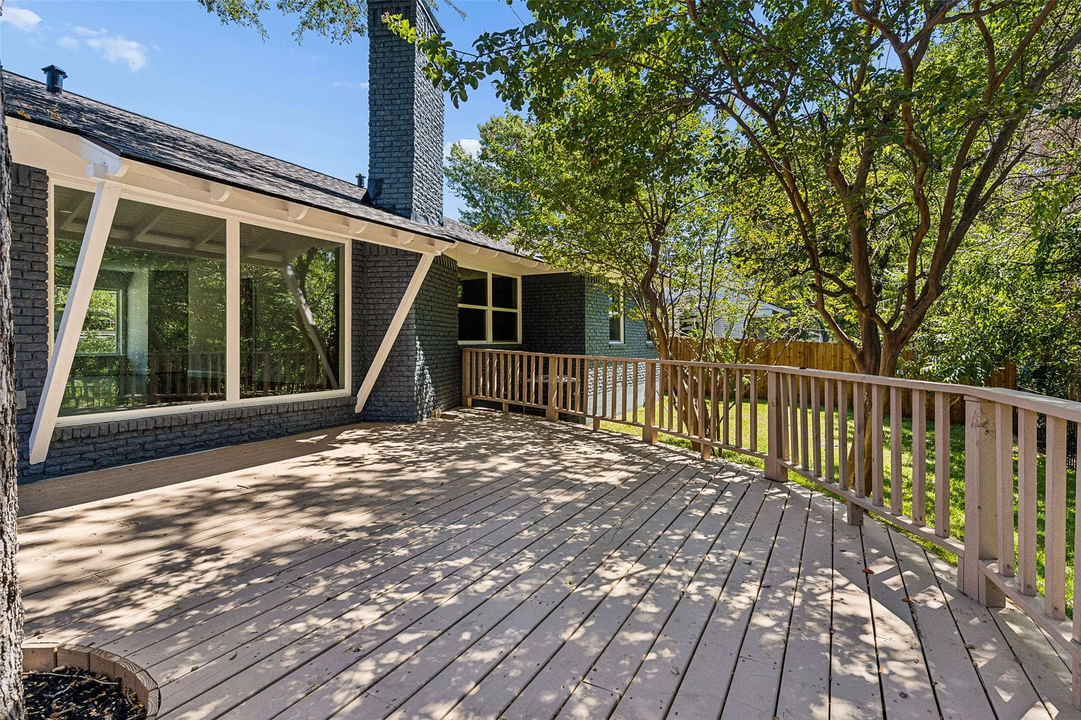 Single Family Residence For Sale in Dallas County , 6615 Ridgemont Drive, Dallas, Texas 75214, 3 Bedroom, 2 Bathroom, 2 Garage spaces, 1,766 Sqft, built in 1956, mls#21384395, Real Estate Agent in Dallas, Homes For Sale in Dallas county, Homes For Sale in Dallas, Realtor in Dallas Texas, Real Estate Brokerage Independent Realty Texas, Luminita Cordes Realtor