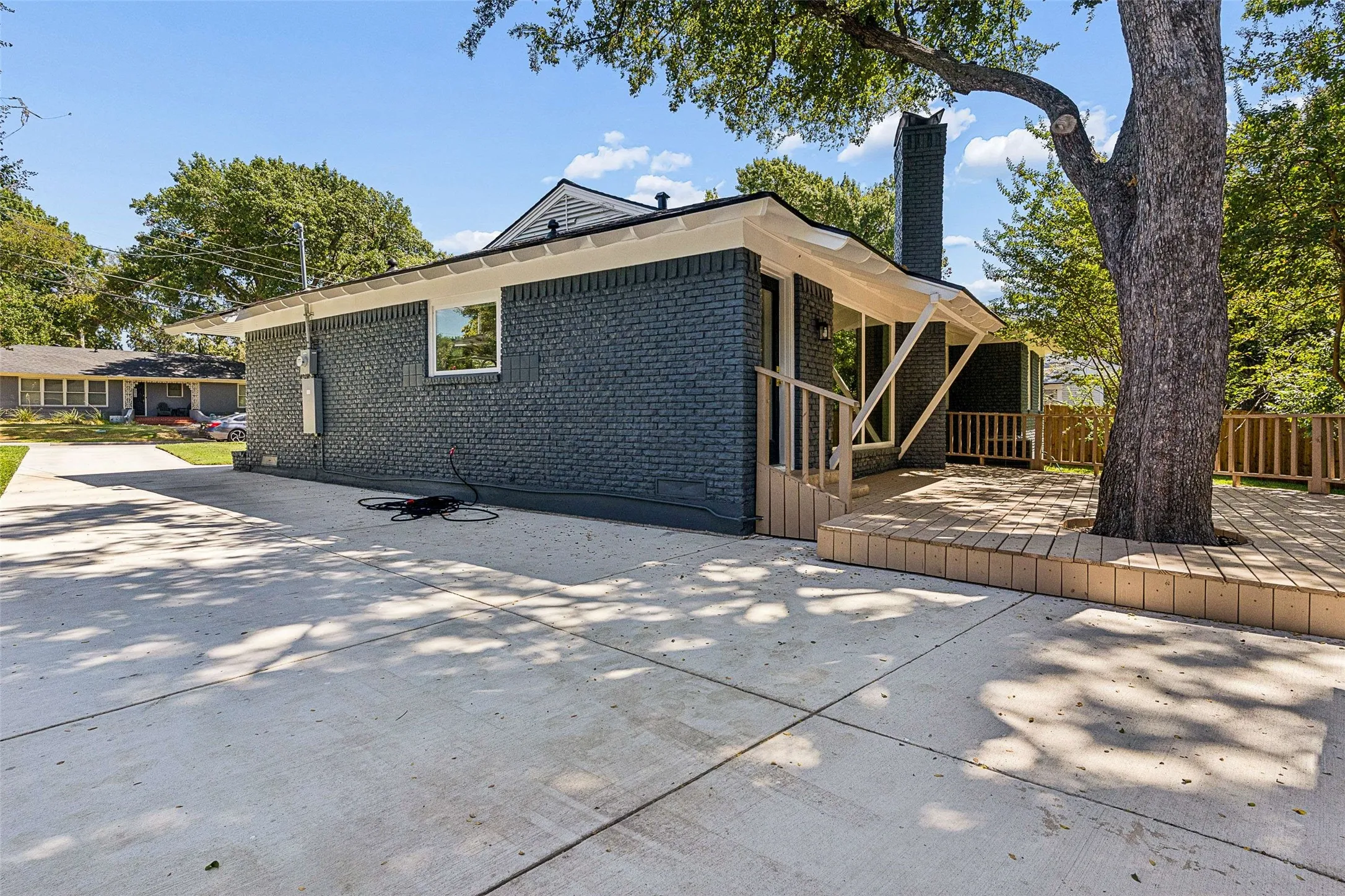 Single Family Residence For Sale in Dallas County , 6615 Ridgemont Drive, Dallas, Texas 75214, 3 Bedroom, 2 Bathroom, 2 Garage spaces, 1,766 Sqft, built in 1956, mls#21384395, Real Estate Agent in Dallas, Homes For Sale in Dallas county, Homes For Sale in Dallas, Realtor in Dallas Texas, Real Estate Brokerage Independent Realty Texas, Luminita Cordes Realtor
