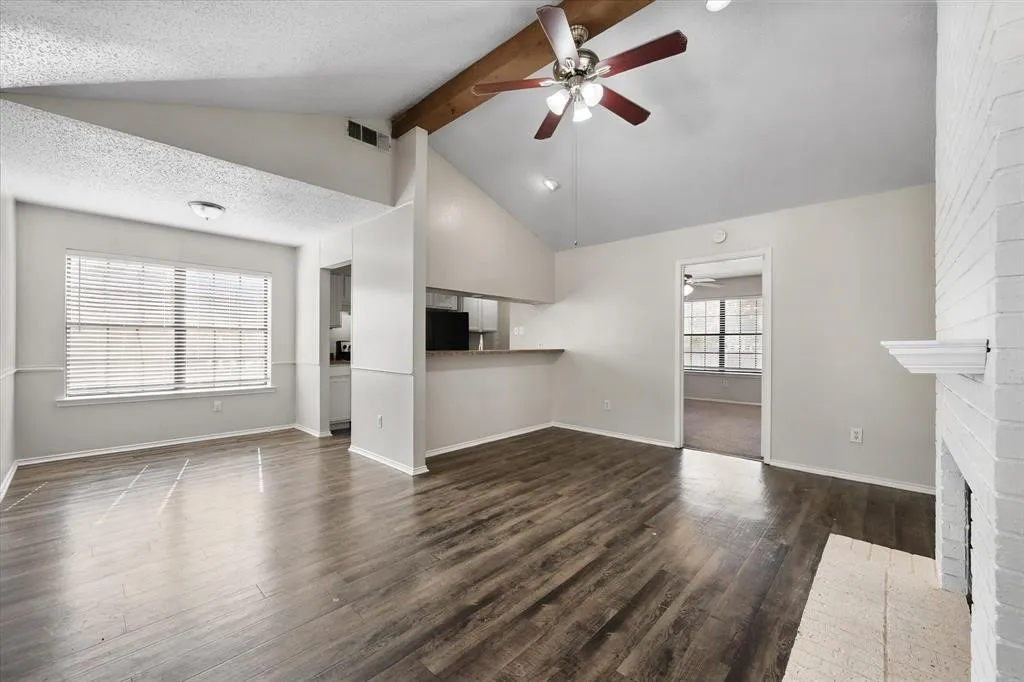 Duplex For Rent in Tarrant County , 708 Woodland Court, Kennedale, Texas 76060, 2 Bedroom, 2 Bathroom, Garage spaces, 971 Sqft, built in 1984, mls#21384594, Real Estate Agent in Kennedale, Homes For Rent in Tarrant county, Homes For Rent in Kennedale, Realtor in Kennedale Texas, Real Estate Brokerage Independent Realty Texas, Luminita Cordes Realtor