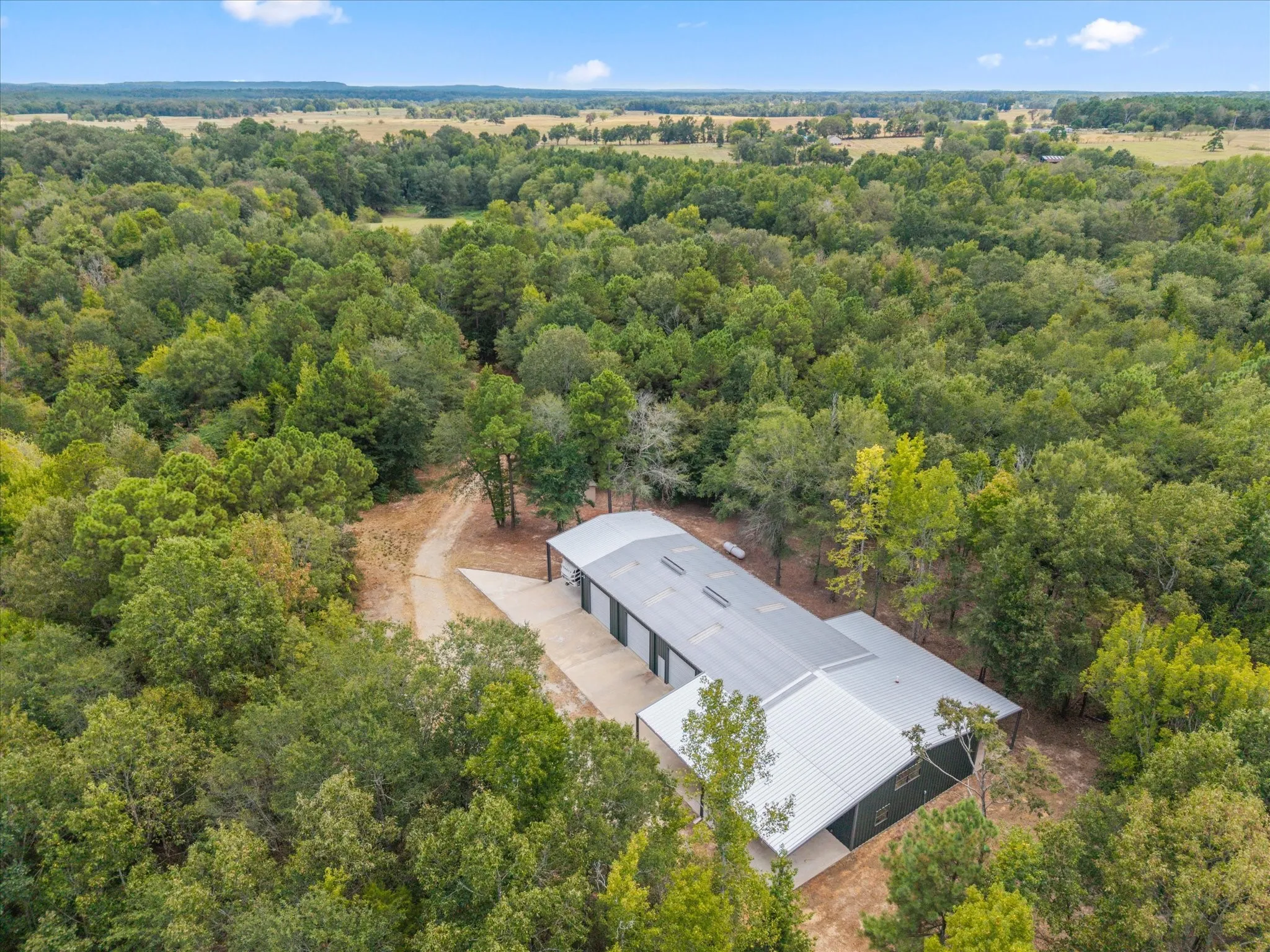 Farm For Sale in Morris County , 355 CR 3301, Omaha, Texas 75571, 3 Bedroom, 2 Bathroom, 3 Garage spaces, 2,400 Sqft, built in 2021, mls#21384507, Real Estate Agent in Omaha, Homes For Sale in Morris county, Homes For Sale in Omaha, Realtor in Omaha Texas, Real Estate Brokerage Independent Realty Texas, Luminita Cordes Realtor