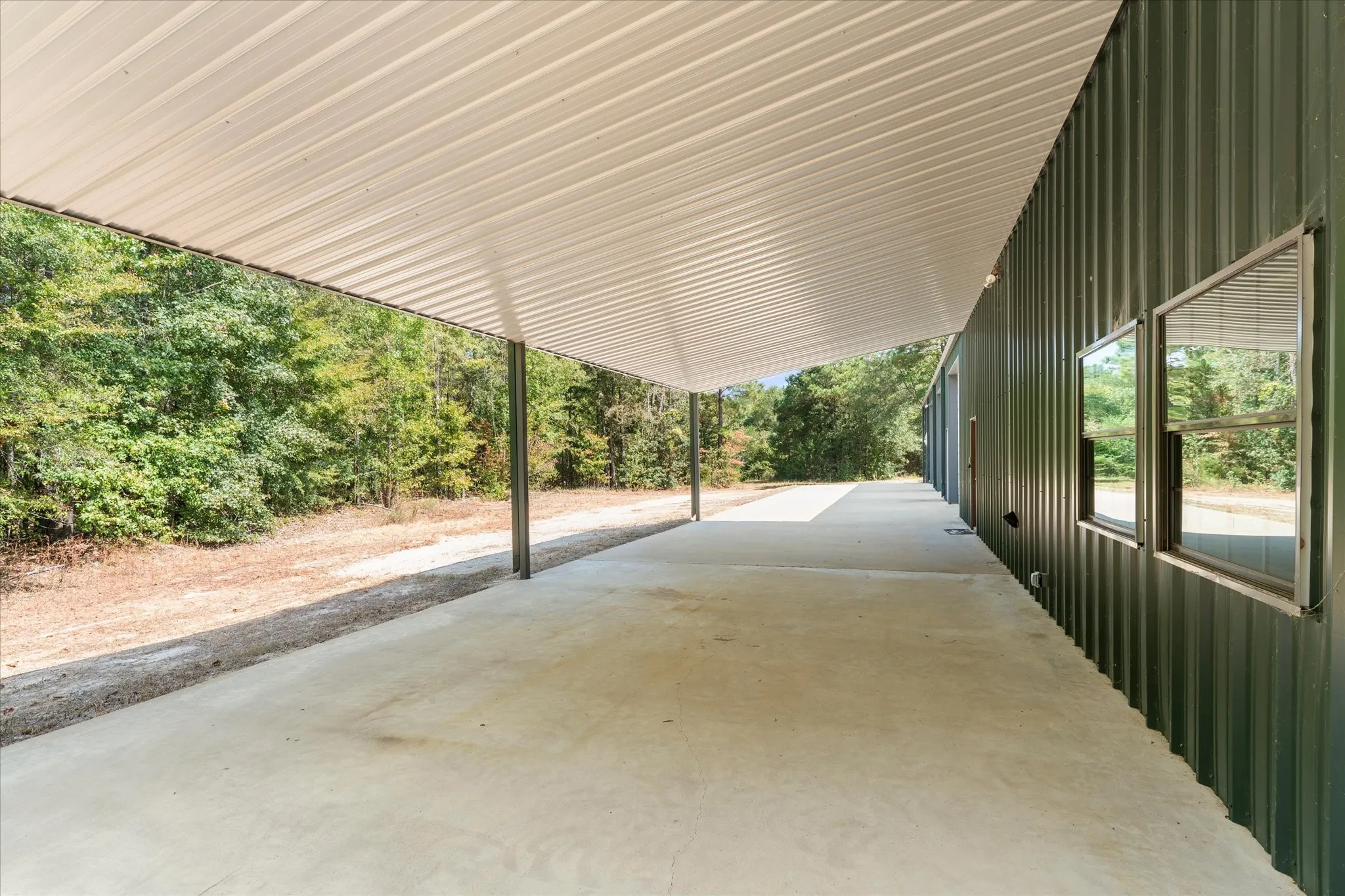 Farm For Sale in Morris County , 355 CR 3301, Omaha, Texas 75571, 3 Bedroom, 2 Bathroom, 3 Garage spaces, 2,400 Sqft, built in 2021, mls#21384507, Real Estate Agent in Omaha, Homes For Sale in Morris county, Homes For Sale in Omaha, Realtor in Omaha Texas, Real Estate Brokerage Independent Realty Texas, Luminita Cordes Realtor
