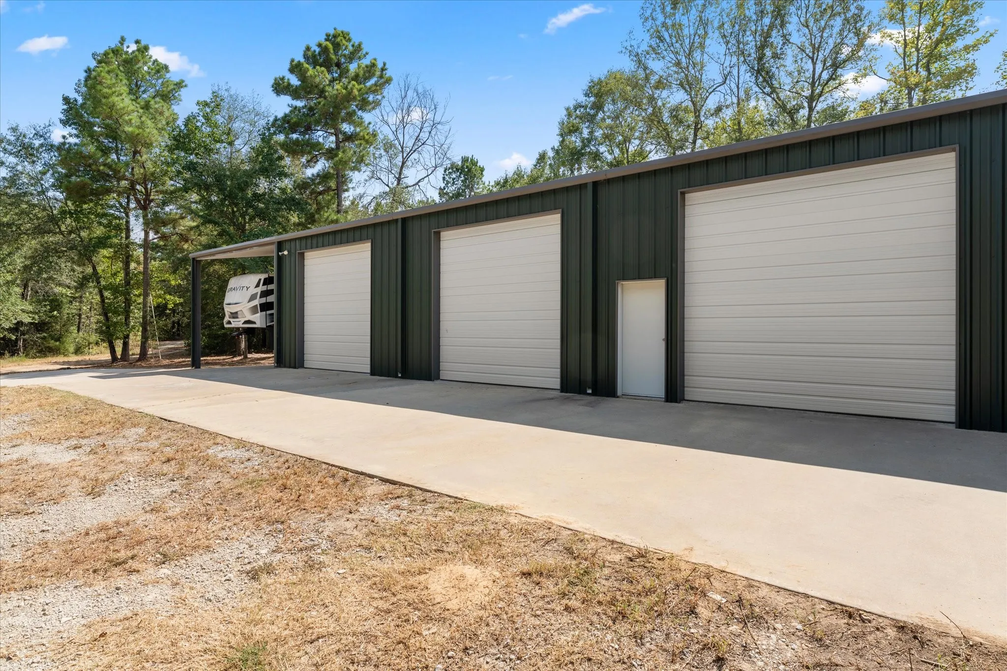 Farm For Sale in Morris County , 355 CR 3301, Omaha, Texas 75571, 3 Bedroom, 2 Bathroom, 3 Garage spaces, 2,400 Sqft, built in 2021, mls#21384507, Real Estate Agent in Omaha, Homes For Sale in Morris county, Homes For Sale in Omaha, Realtor in Omaha Texas, Real Estate Brokerage Independent Realty Texas, Luminita Cordes Realtor
