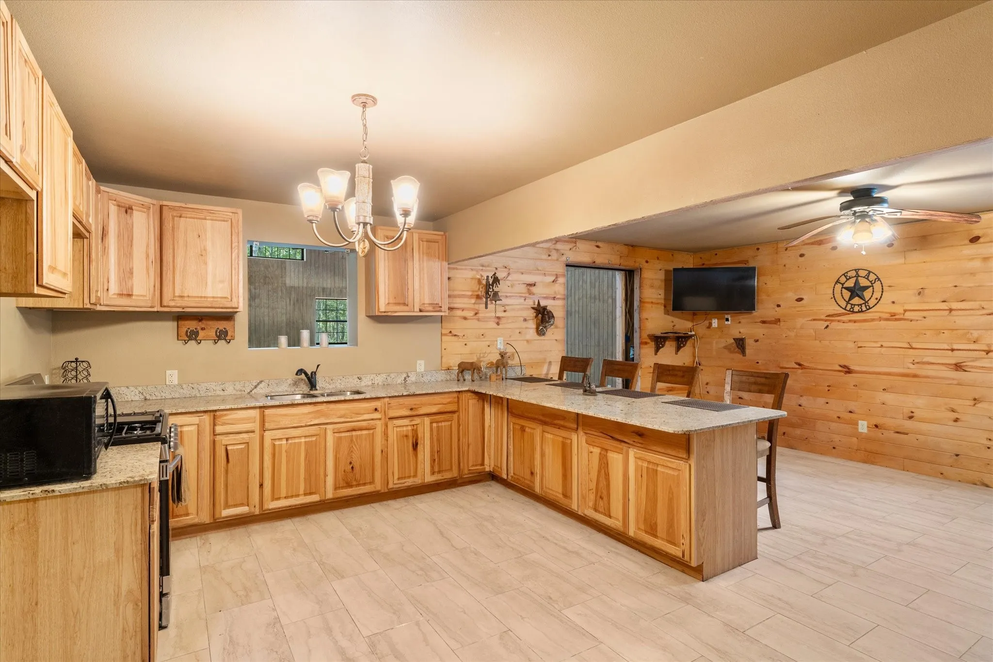 Farm For Sale in Morris County , 355 CR 3301, Omaha, Texas 75571, 3 Bedroom, 2 Bathroom, 3 Garage spaces, 2,400 Sqft, built in 2021, mls#21384507, Real Estate Agent in Omaha, Homes For Sale in Morris county, Homes For Sale in Omaha, Realtor in Omaha Texas, Real Estate Brokerage Independent Realty Texas, Luminita Cordes Realtor