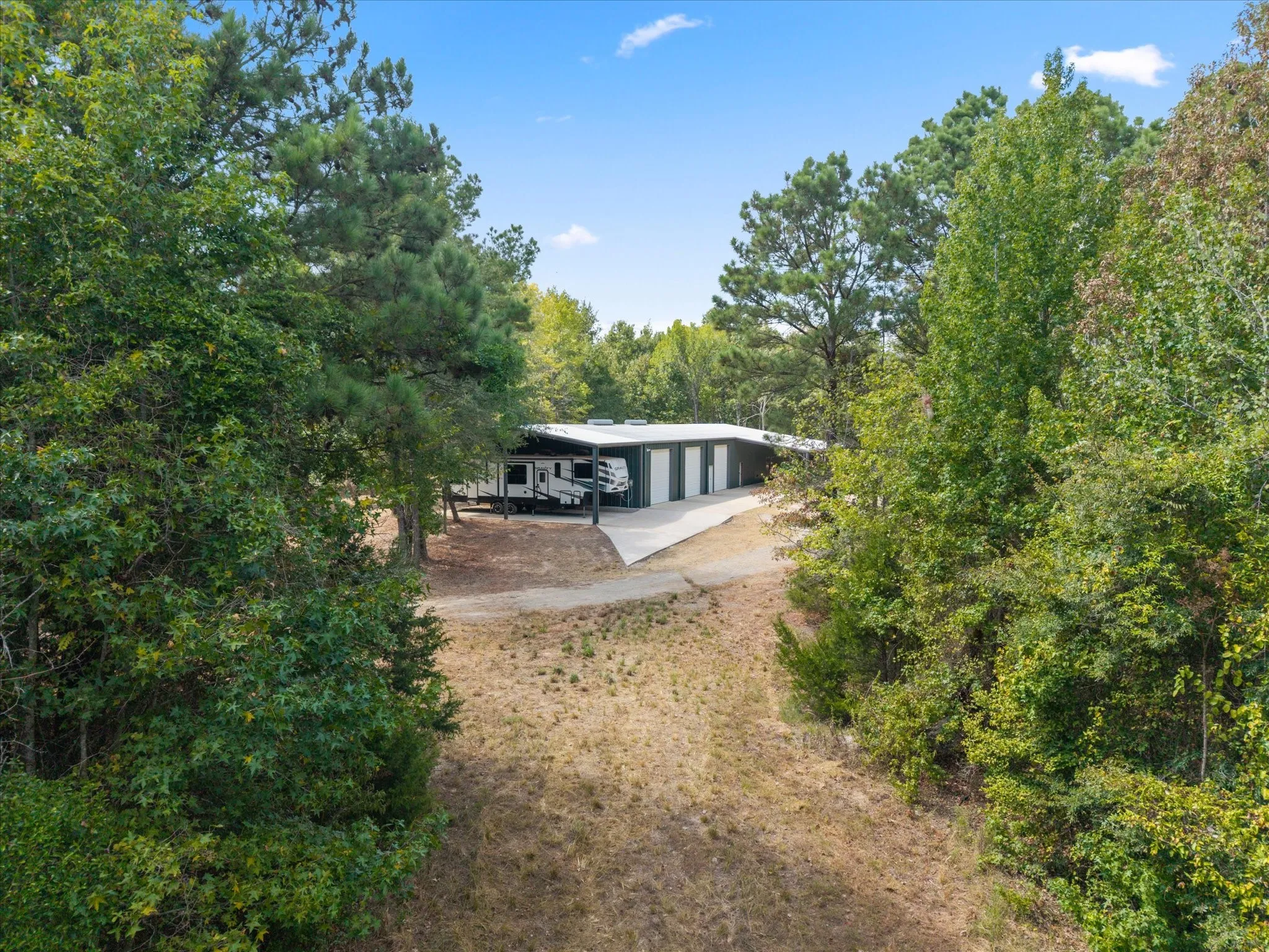 Farm For Sale in Morris County , 355 CR 3301, Omaha, Texas 75571, 3 Bedroom, 2 Bathroom, 3 Garage spaces, 2,400 Sqft, built in 2021, mls#21384507, Real Estate Agent in Omaha, Homes For Sale in Morris county, Homes For Sale in Omaha, Realtor in Omaha Texas, Real Estate Brokerage Independent Realty Texas, Luminita Cordes Realtor