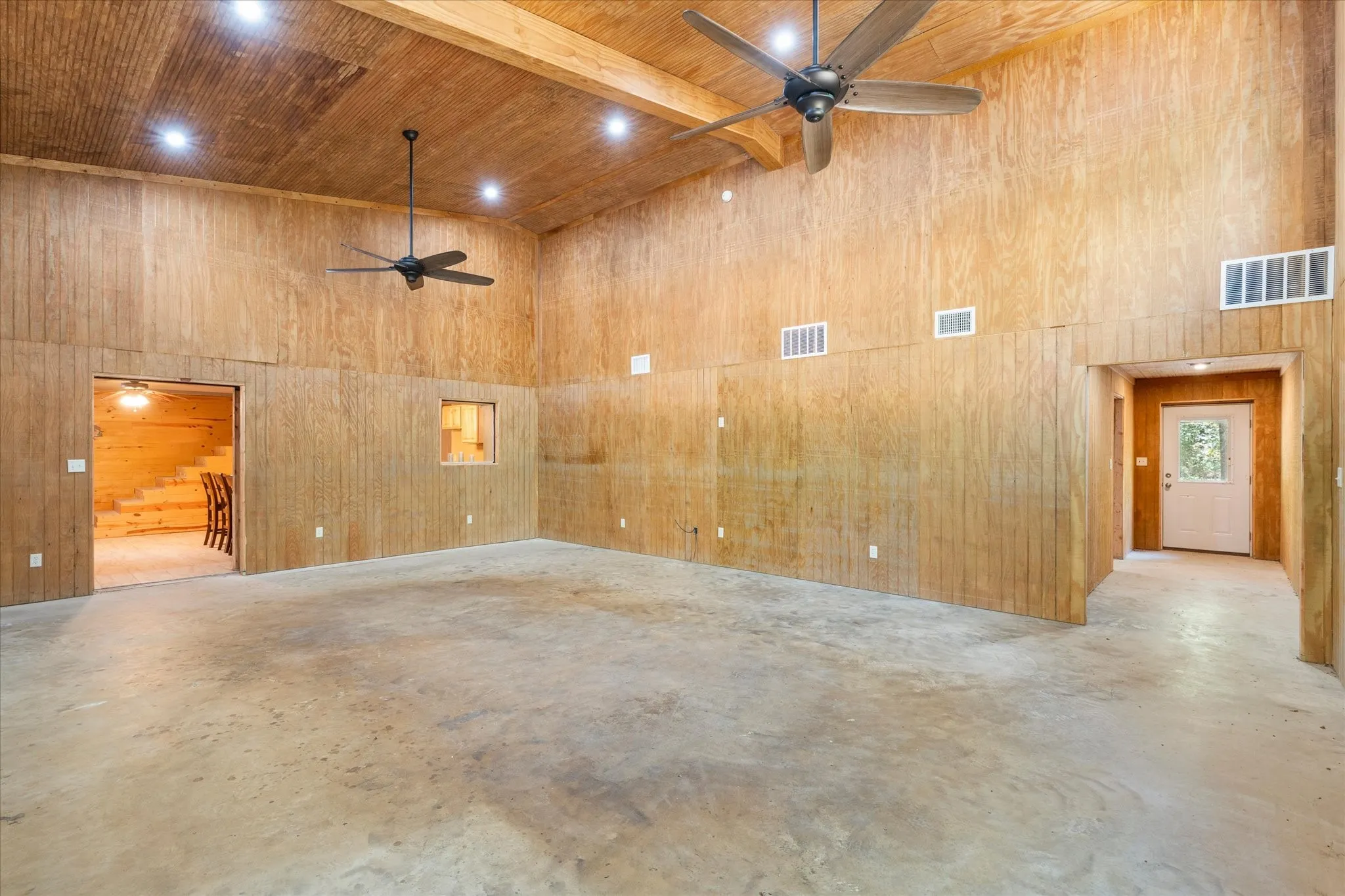 Farm For Sale in Morris County , 355 CR 3301, Omaha, Texas 75571, 3 Bedroom, 2 Bathroom, 3 Garage spaces, 2,400 Sqft, built in 2021, mls#21384507, Real Estate Agent in Omaha, Homes For Sale in Morris county, Homes For Sale in Omaha, Realtor in Omaha Texas, Real Estate Brokerage Independent Realty Texas, Luminita Cordes Realtor