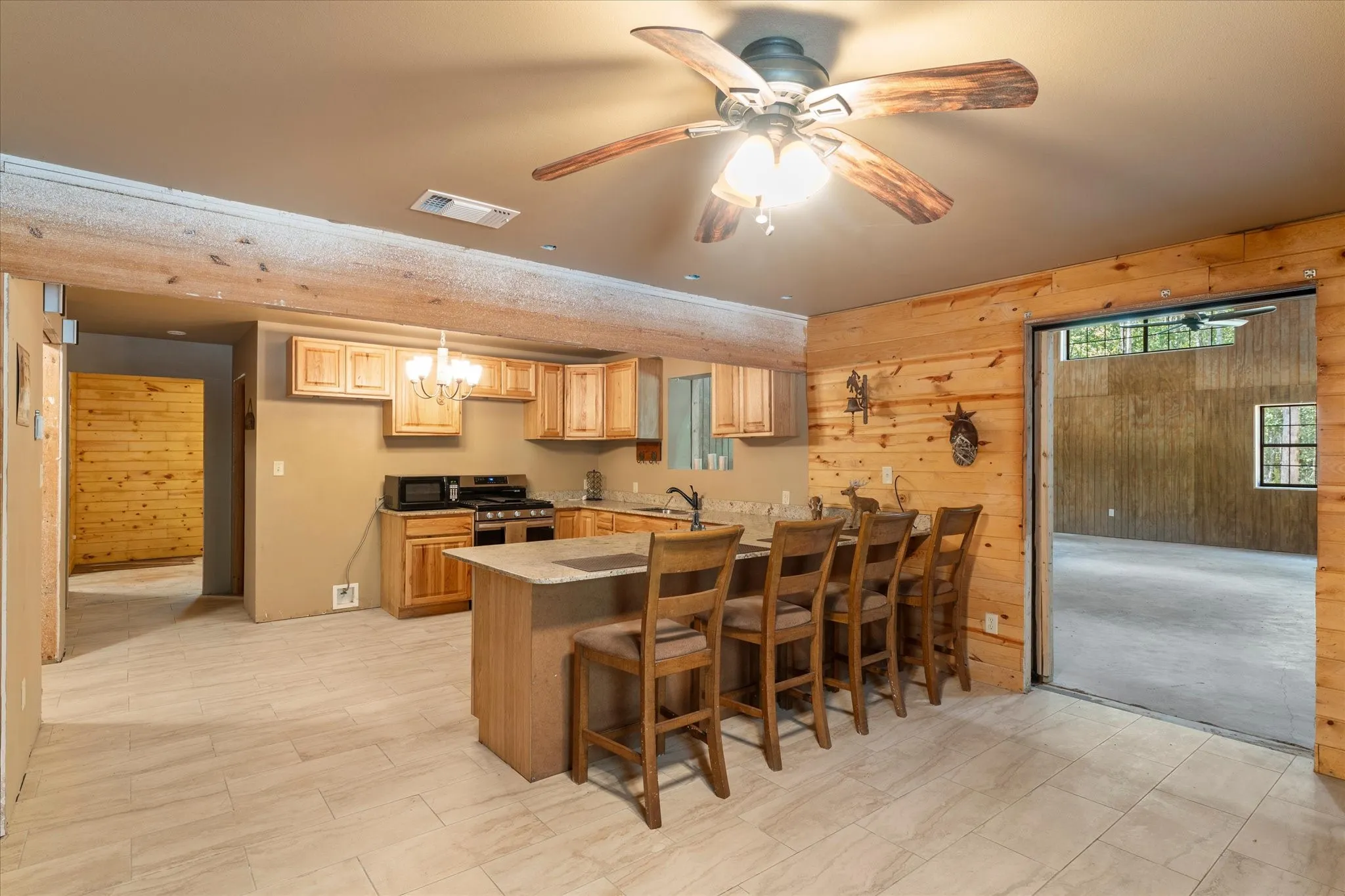 Farm For Sale in Morris County , 355 CR 3301, Omaha, Texas 75571, 3 Bedroom, 2 Bathroom, 3 Garage spaces, 2,400 Sqft, built in 2021, mls#21384507, Real Estate Agent in Omaha, Homes For Sale in Morris county, Homes For Sale in Omaha, Realtor in Omaha Texas, Real Estate Brokerage Independent Realty Texas, Luminita Cordes Realtor