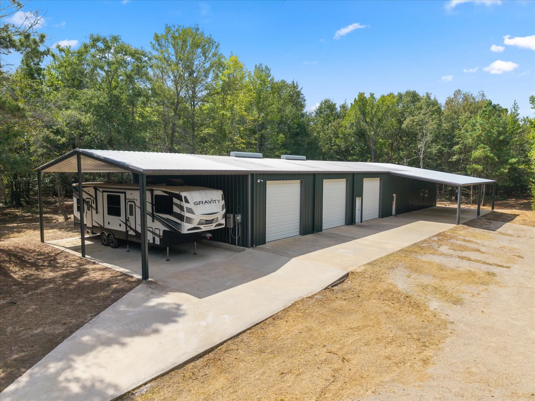 Farm For Sale in Morris County , 355 CR 3301, Omaha, Texas 75571, 3 Bedroom, 2 Bathroom, 3 Garage spaces, 2,400 Sqft, built in 2021, mls#21384507, Real Estate Agent in Omaha, Homes For Sale in Morris county, Homes For Sale in Omaha, Realtor in Omaha Texas, Real Estate Brokerage Independent Realty Texas, Luminita Cordes Realtor