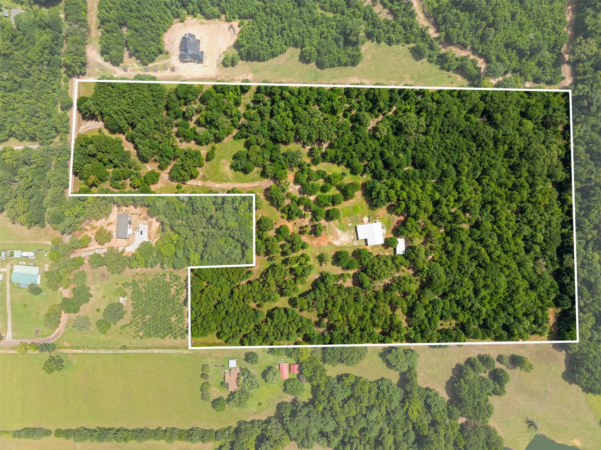 Farm For Sale in Smith County , 17379 County Road 318, Tyler, Texas 75706, 3 Bedroom, 2 Bathroom, 4 Garage spaces, 3,690 Sqft, built in 2016, mls#21384611, Real Estate Agent in Tyler, Homes For Sale in Smith county, Homes For Sale in Tyler, Realtor in Tyler Texas, Real Estate Brokerage Independent Realty Texas, Luminita Cordes Realtor