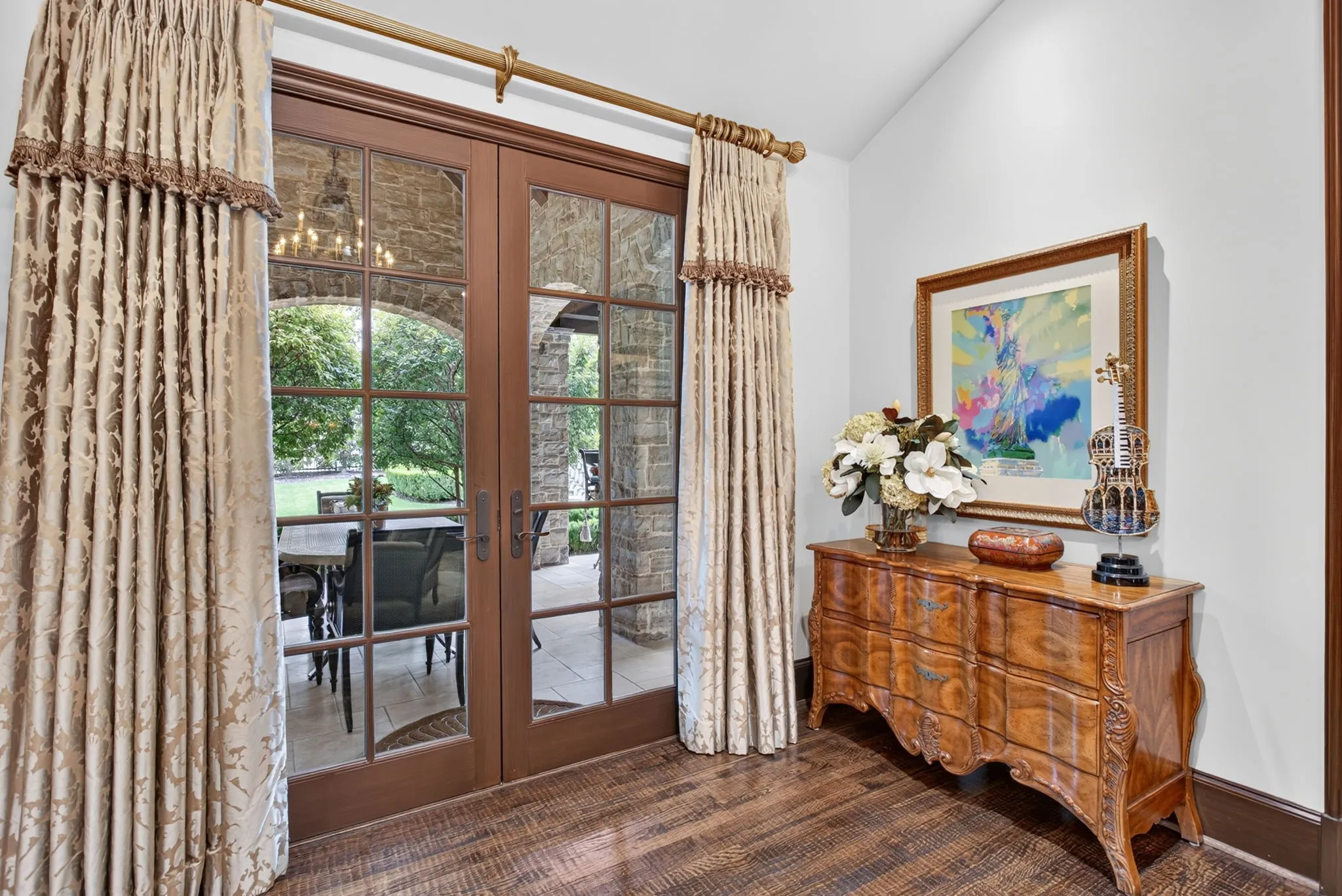 Single Family Residence For Sale in Tarrant County , 1600 Carleton Avenue, Fort Worth, Texas 76107, 5 Bedroom, 6 Bathroom, 4 Garage spaces, 8,908 Sqft, built in 2004, mls#21384164, Real Estate Agent in Fort Worth, Homes For Sale in Tarrant county, Homes For Sale in Fort Worth, Realtor in Fort Worth Texas, Real Estate Brokerage Independent Realty Texas, Luminita Cordes Realtor