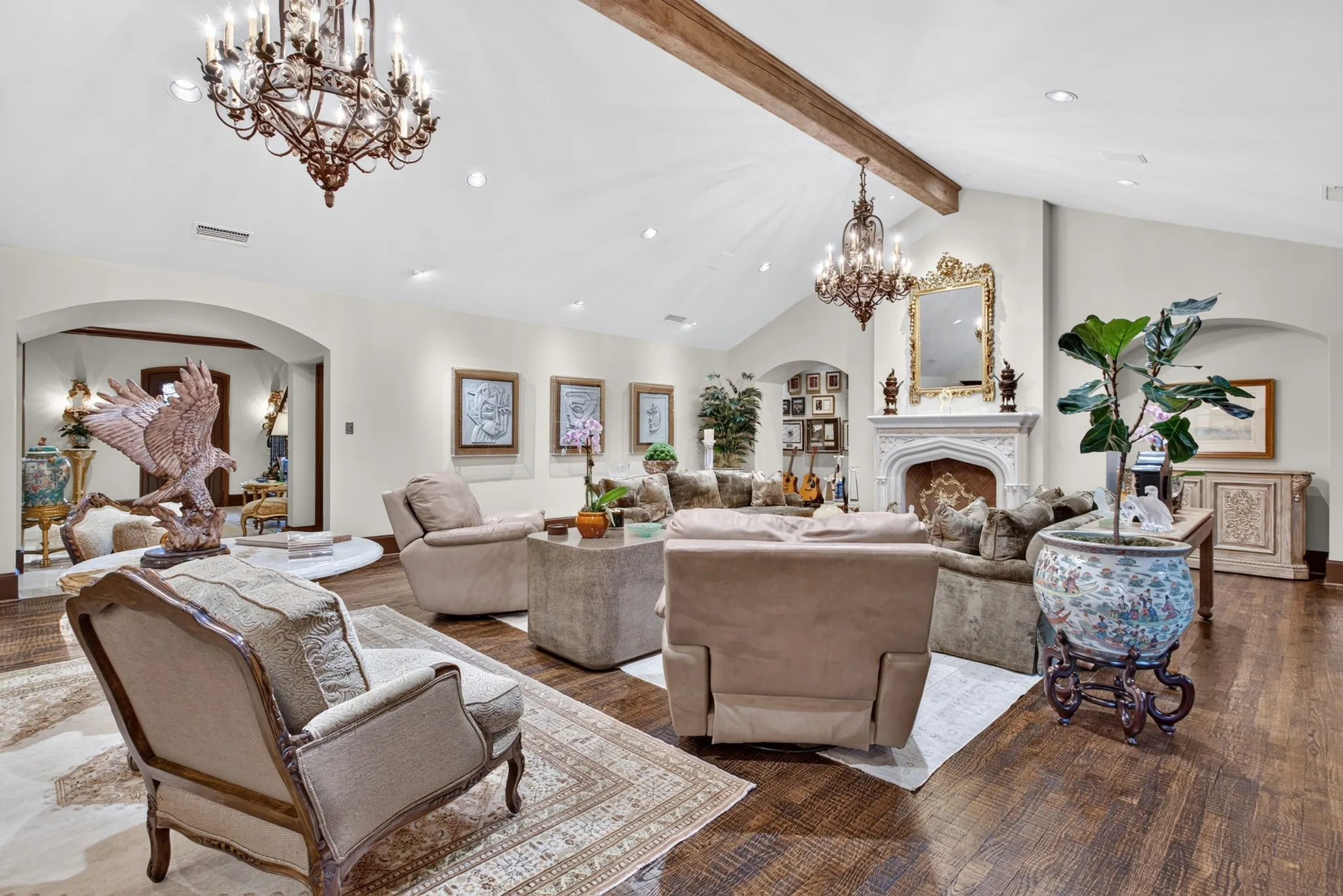Single Family Residence For Sale in Tarrant County , 1600 Carleton Avenue, Fort Worth, Texas 76107, 5 Bedroom, 6 Bathroom, 4 Garage spaces, 8,908 Sqft, built in 2004, mls#21384164, Real Estate Agent in Fort Worth, Homes For Sale in Tarrant county, Homes For Sale in Fort Worth, Realtor in Fort Worth Texas, Real Estate Brokerage Independent Realty Texas, Luminita Cordes Realtor
