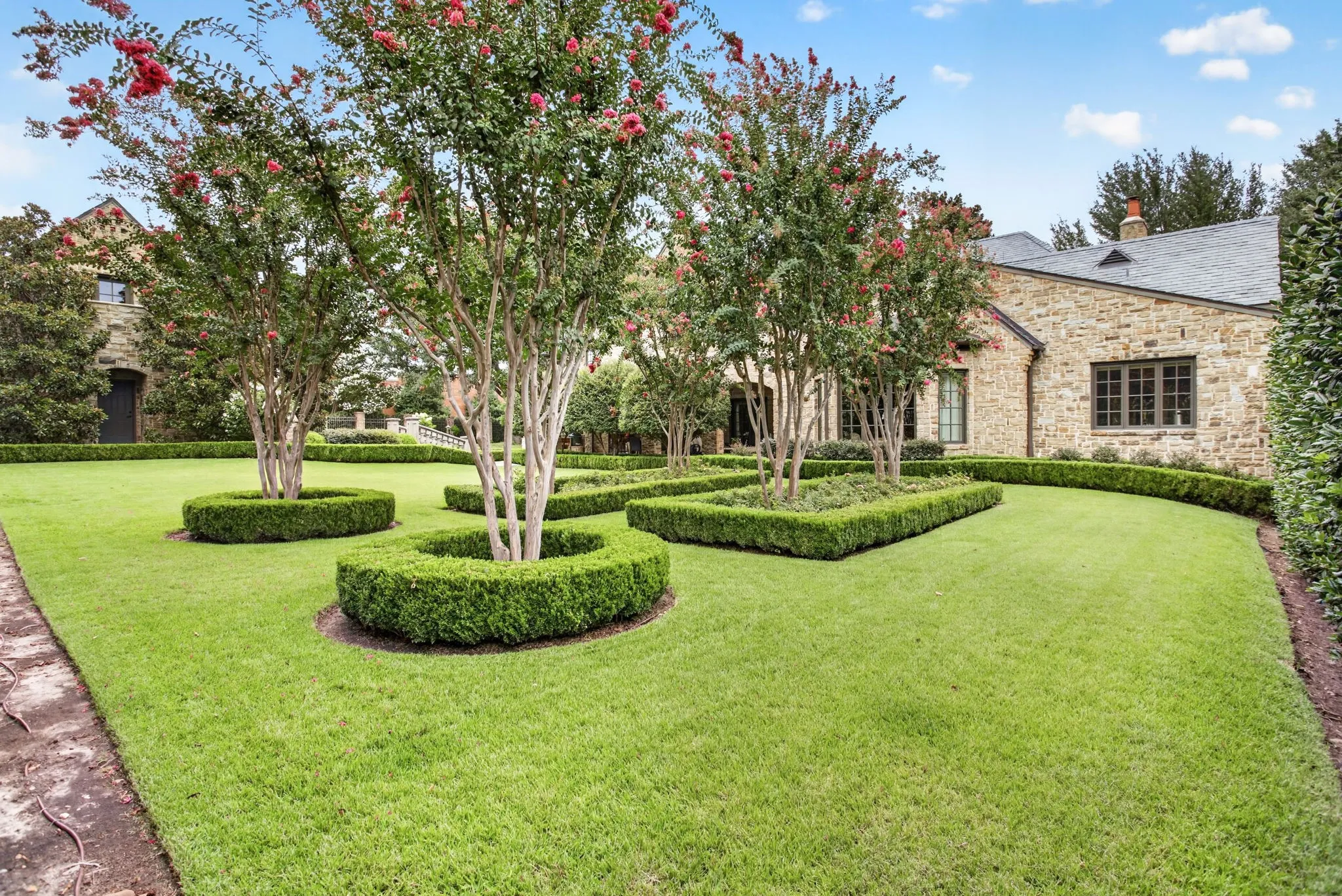 Single Family Residence For Sale in Tarrant County , 1600 Carleton Avenue, Fort Worth, Texas 76107, 5 Bedroom, 6 Bathroom, 4 Garage spaces, 8,908 Sqft, built in 2004, mls#21384164, Real Estate Agent in Fort Worth, Homes For Sale in Tarrant county, Homes For Sale in Fort Worth, Realtor in Fort Worth Texas, Real Estate Brokerage Independent Realty Texas, Luminita Cordes Realtor