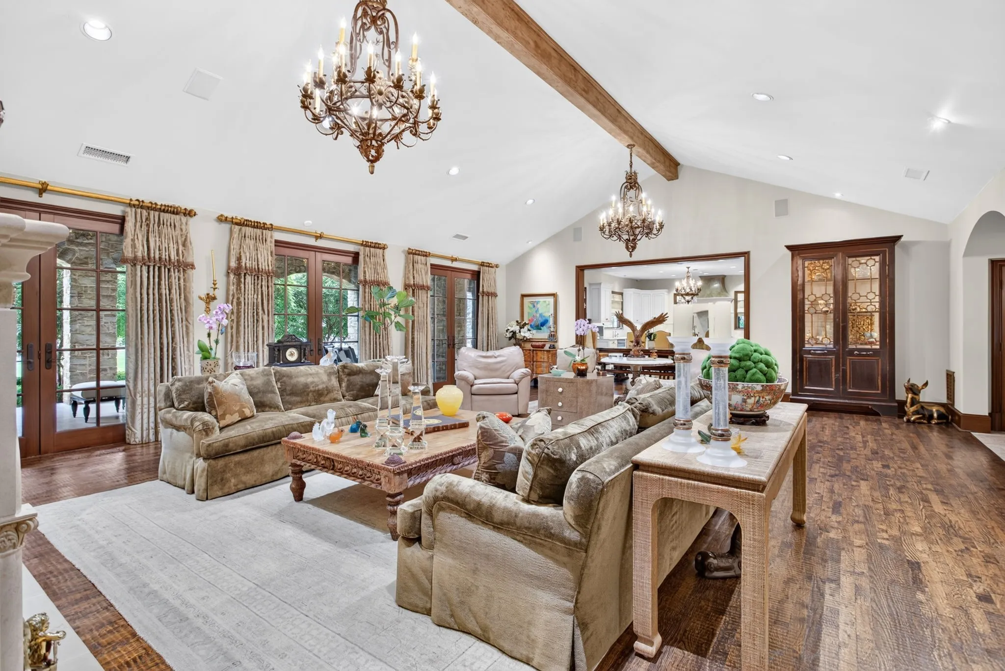 Single Family Residence For Sale in Tarrant County , 1600 Carleton Avenue, Fort Worth, Texas 76107, 5 Bedroom, 6 Bathroom, 4 Garage spaces, 8,908 Sqft, built in 2004, mls#21384164, Real Estate Agent in Fort Worth, Homes For Sale in Tarrant county, Homes For Sale in Fort Worth, Realtor in Fort Worth Texas, Real Estate Brokerage Independent Realty Texas, Luminita Cordes Realtor