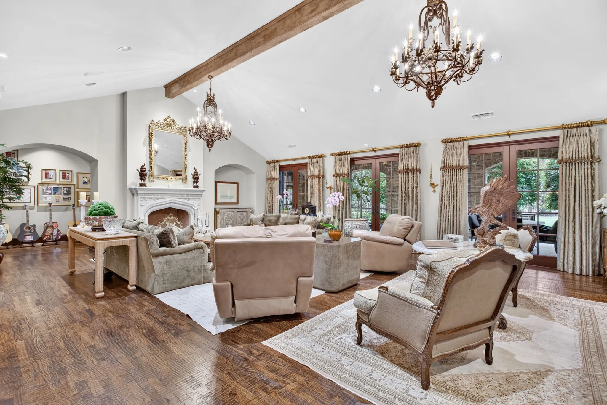 Single Family Residence For Sale in Tarrant County , 1600 Carleton Avenue, Fort Worth, Texas 76107, 5 Bedroom, 6 Bathroom, 4 Garage spaces, 8,908 Sqft, built in 2004, mls#21384164, Real Estate Agent in Fort Worth, Homes For Sale in Tarrant county, Homes For Sale in Fort Worth, Realtor in Fort Worth Texas, Real Estate Brokerage Independent Realty Texas, Luminita Cordes Realtor