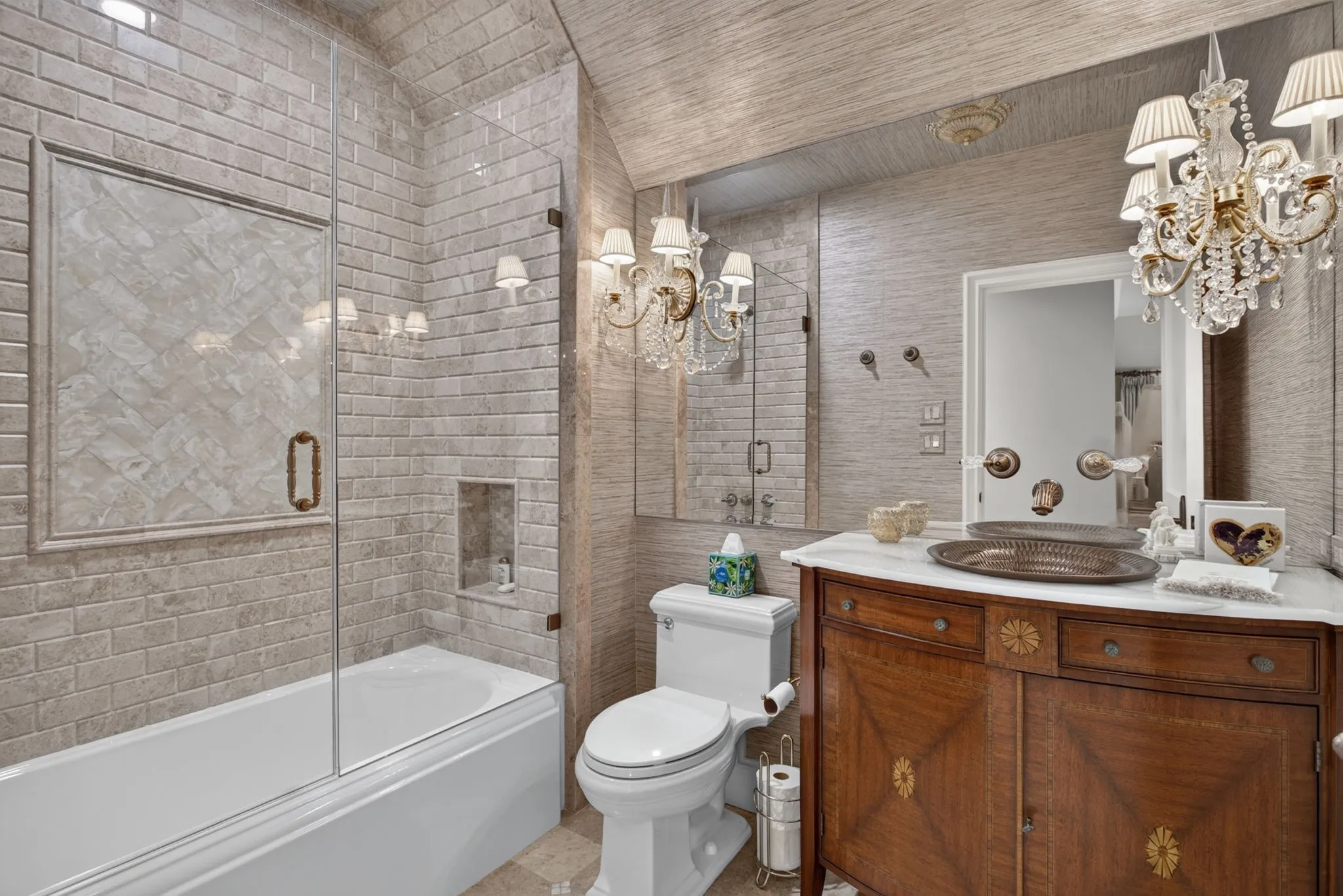 Single Family Residence For Sale in Tarrant County , 1600 Carleton Avenue, Fort Worth, Texas 76107, 5 Bedroom, 6 Bathroom, 4 Garage spaces, 8,908 Sqft, built in 2004, mls#21384164, Real Estate Agent in Fort Worth, Homes For Sale in Tarrant county, Homes For Sale in Fort Worth, Realtor in Fort Worth Texas, Real Estate Brokerage Independent Realty Texas, Luminita Cordes Realtor