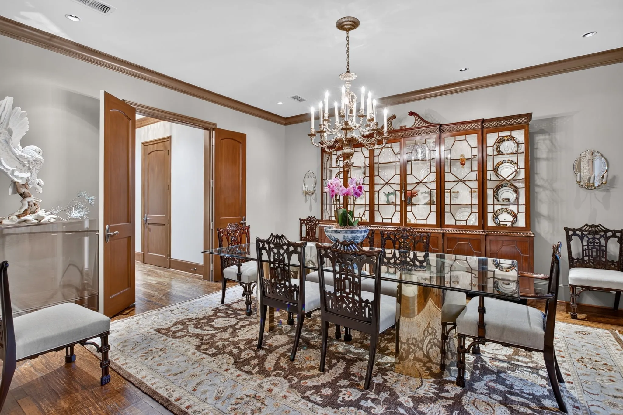 Single Family Residence For Sale in Tarrant County , 1600 Carleton Avenue, Fort Worth, Texas 76107, 5 Bedroom, 6 Bathroom, 4 Garage spaces, 8,908 Sqft, built in 2004, mls#21384164, Real Estate Agent in Fort Worth, Homes For Sale in Tarrant county, Homes For Sale in Fort Worth, Realtor in Fort Worth Texas, Real Estate Brokerage Independent Realty Texas, Luminita Cordes Realtor