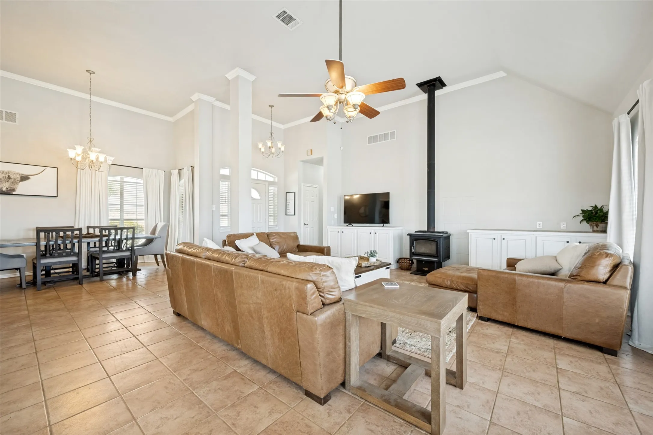 Single Family Residence For Sale in Denton County , 1690 Lawlis Lane, Sanger, Texas 76266, 3 Bedroom, 2 Bathroom, 2 Garage spaces, 2,884 Sqft, built in 2001, mls#21384545, Real Estate Agent in Sanger, Homes For Sale in Denton county, Homes For Sale in Sanger, Realtor in Sanger Texas, Real Estate Brokerage Independent Realty Texas, Luminita Cordes Realtor