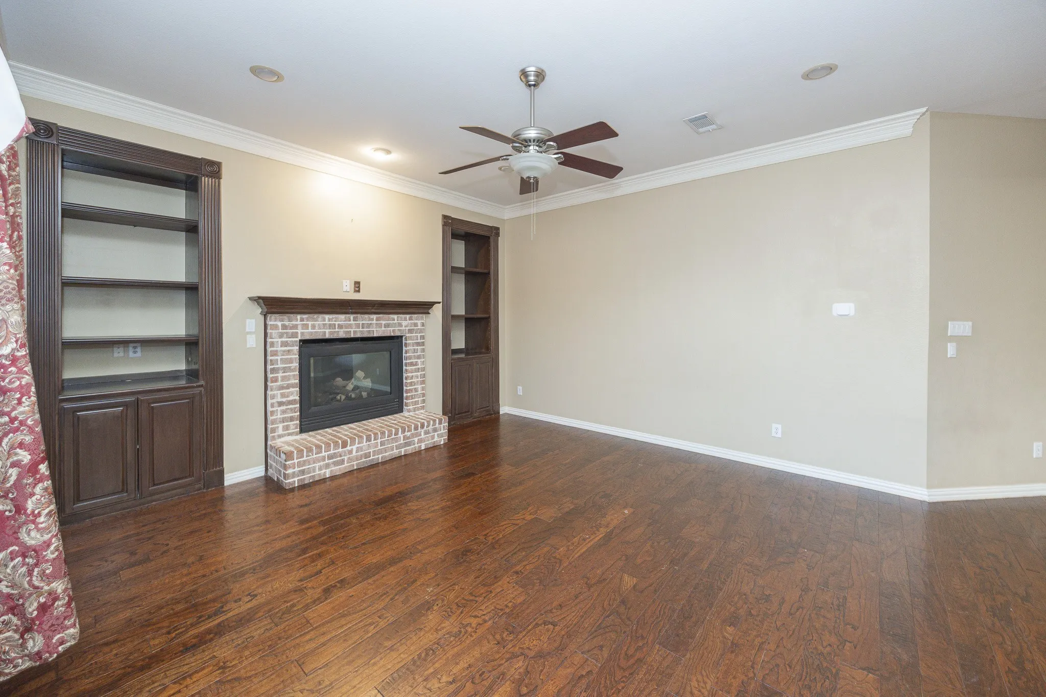 Single Family Residence For Rent in Collin County , 3417 Burnet Drive, Plano, Texas 75025, 4 Bedroom, 4 Bathroom, 3 Garage spaces, 3,189 Sqft, built in 1998, mls#21384568, Real Estate Agent in Plano, Homes For Rent in Collin county, Homes For Rent in Plano, Realtor in Plano Texas, Real Estate Brokerage Independent Realty Texas, Luminita Cordes Realtor