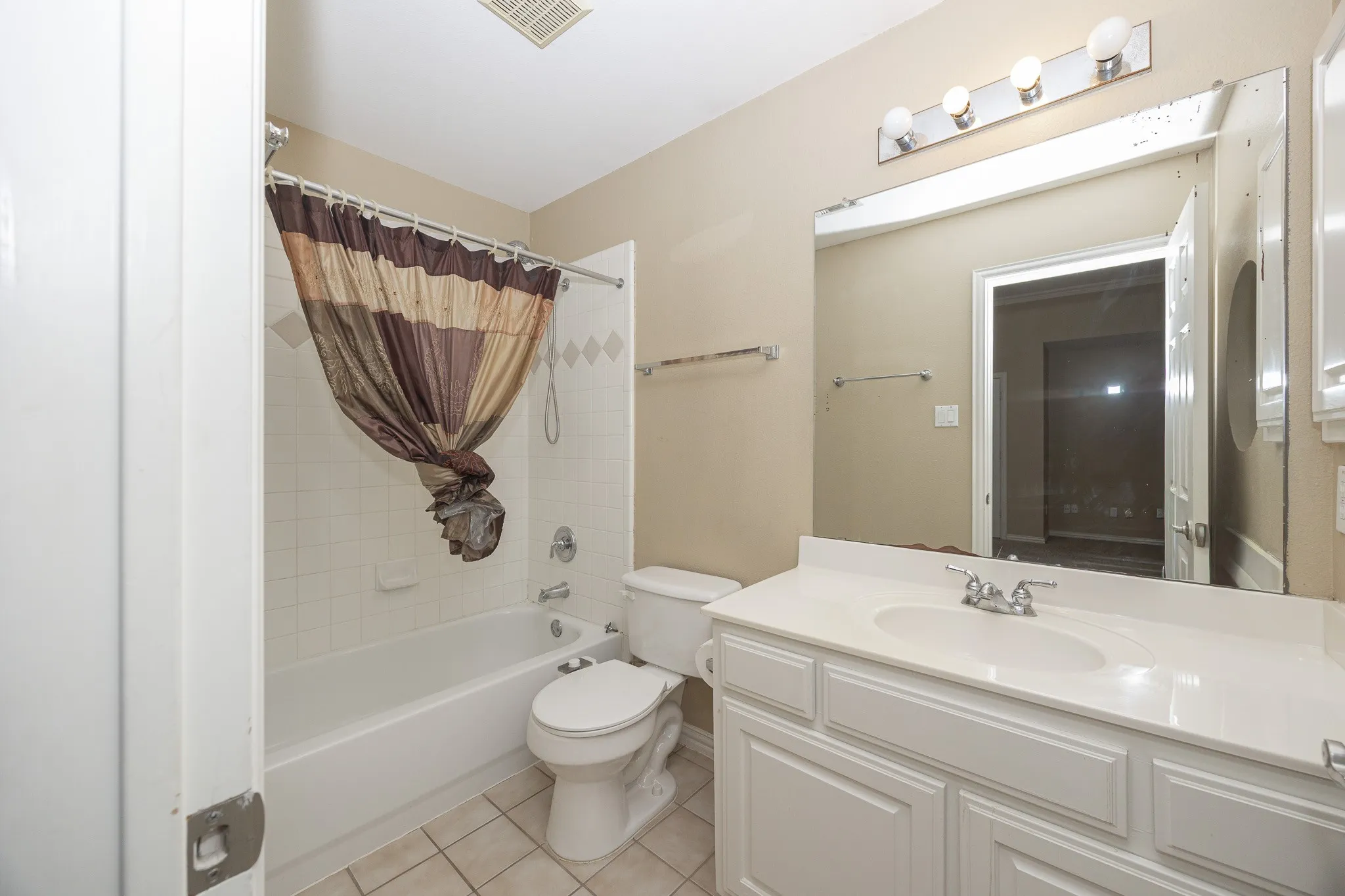 Single Family Residence For Rent in Collin County , 3417 Burnet Drive, Plano, Texas 75025, 4 Bedroom, 4 Bathroom, 3 Garage spaces, 3,189 Sqft, built in 1998, mls#21384568, Real Estate Agent in Plano, Homes For Rent in Collin county, Homes For Rent in Plano, Realtor in Plano Texas, Real Estate Brokerage Independent Realty Texas, Luminita Cordes Realtor
