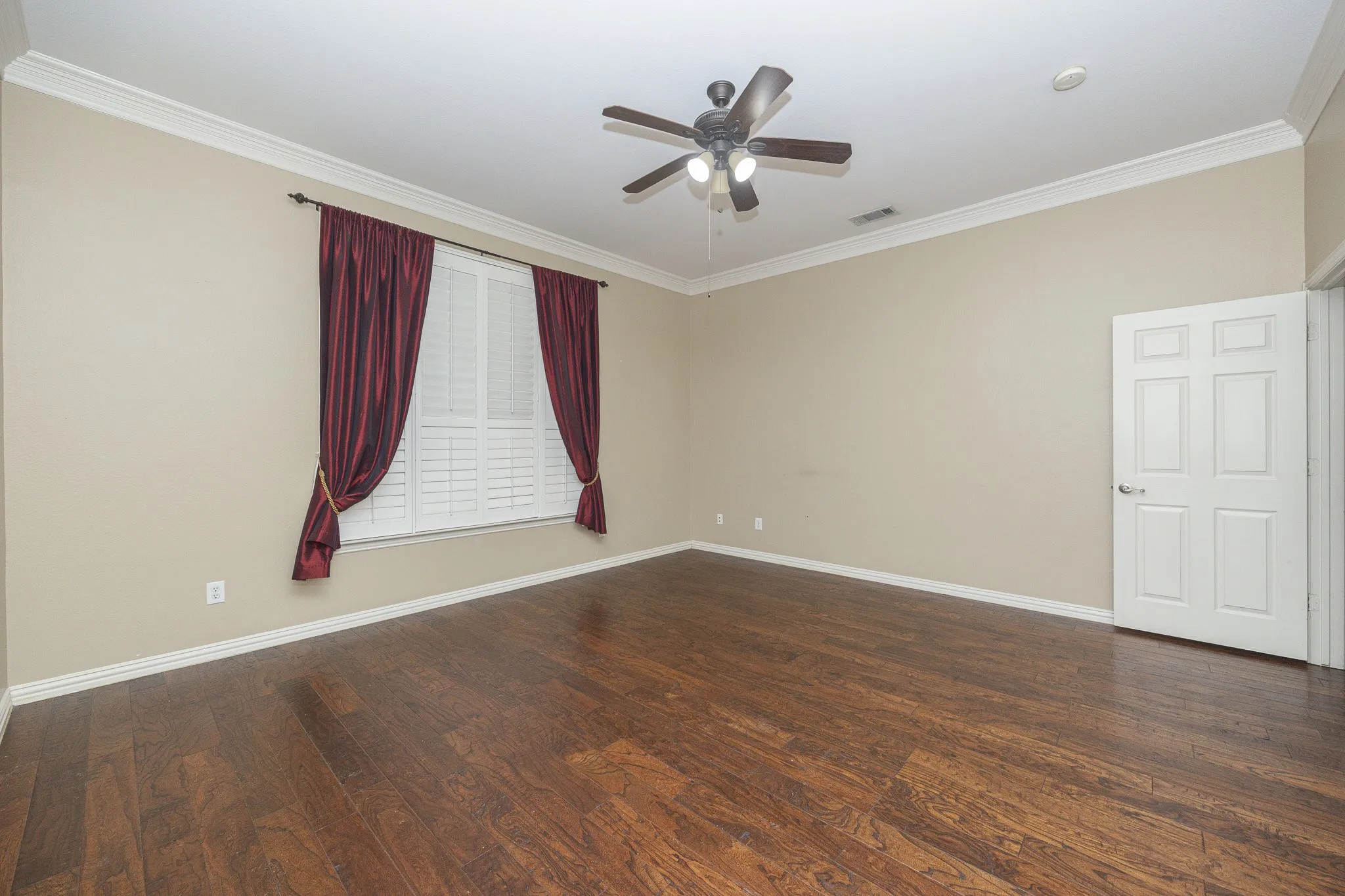 Single Family Residence For Rent in Collin County , 3417 Burnet Drive, Plano, Texas 75025, 4 Bedroom, 4 Bathroom, 3 Garage spaces, 3,189 Sqft, built in 1998, mls#21384568, Real Estate Agent in Plano, Homes For Rent in Collin county, Homes For Rent in Plano, Realtor in Plano Texas, Real Estate Brokerage Independent Realty Texas, Luminita Cordes Realtor