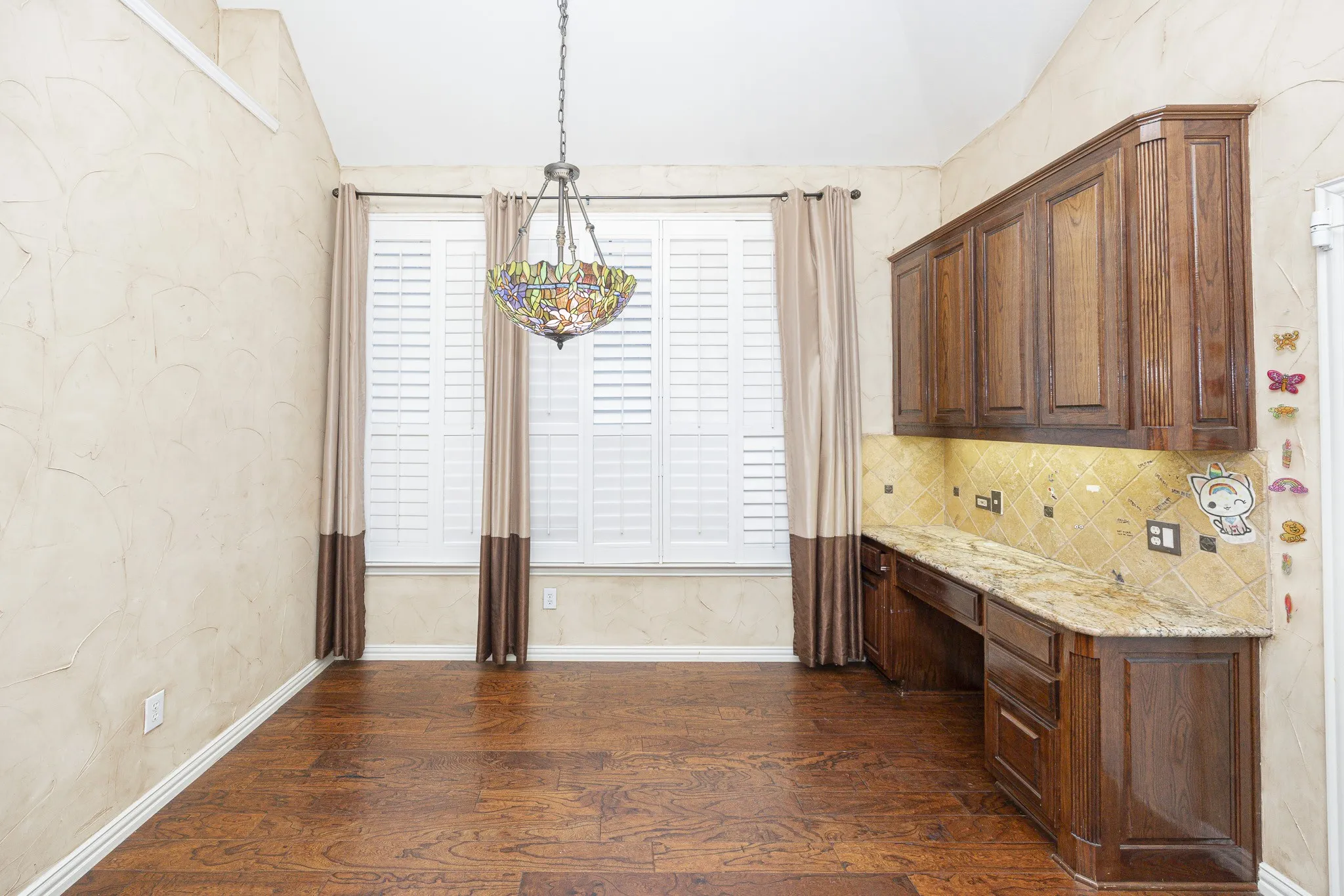 Single Family Residence For Rent in Collin County , 3417 Burnet Drive, Plano, Texas 75025, 4 Bedroom, 4 Bathroom, 3 Garage spaces, 3,189 Sqft, built in 1998, mls#21384568, Real Estate Agent in Plano, Homes For Rent in Collin county, Homes For Rent in Plano, Realtor in Plano Texas, Real Estate Brokerage Independent Realty Texas, Luminita Cordes Realtor