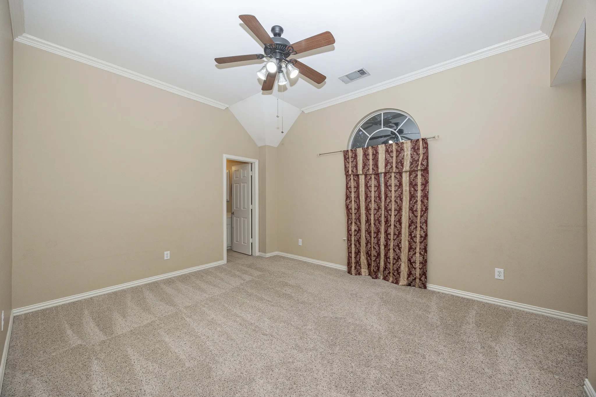 Single Family Residence For Rent in Collin County , 3417 Burnet Drive, Plano, Texas 75025, 4 Bedroom, 4 Bathroom, 3 Garage spaces, 3,189 Sqft, built in 1998, mls#21384568, Real Estate Agent in Plano, Homes For Rent in Collin county, Homes For Rent in Plano, Realtor in Plano Texas, Real Estate Brokerage Independent Realty Texas, Luminita Cordes Realtor