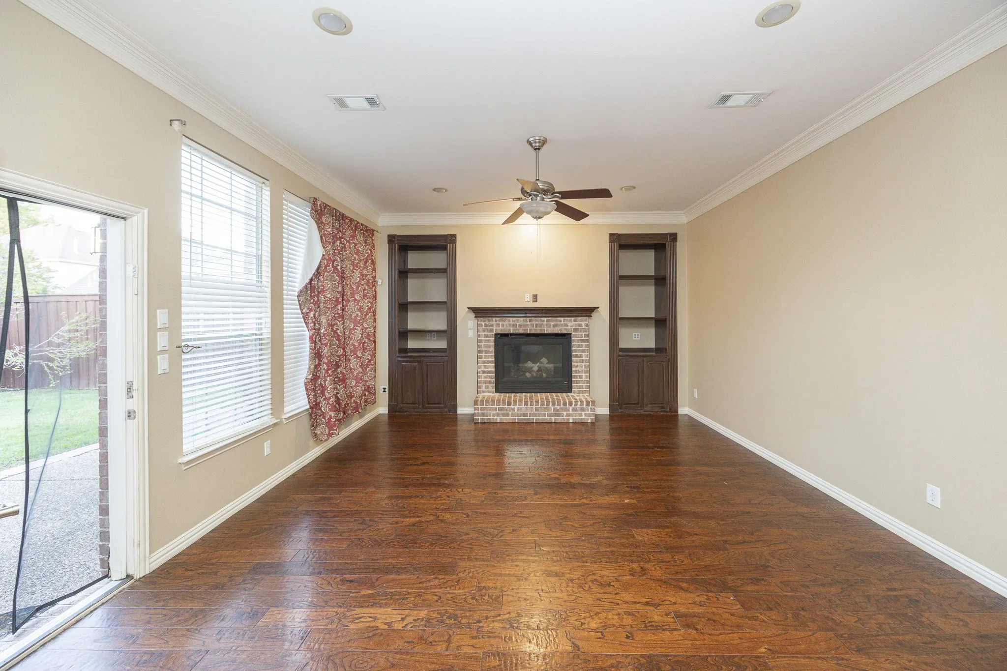 Single Family Residence For Rent in Collin County , 3417 Burnet Drive, Plano, Texas 75025, 4 Bedroom, 4 Bathroom, 3 Garage spaces, 3,189 Sqft, built in 1998, mls#21384568, Real Estate Agent in Plano, Homes For Rent in Collin county, Homes For Rent in Plano, Realtor in Plano Texas, Real Estate Brokerage Independent Realty Texas, Luminita Cordes Realtor