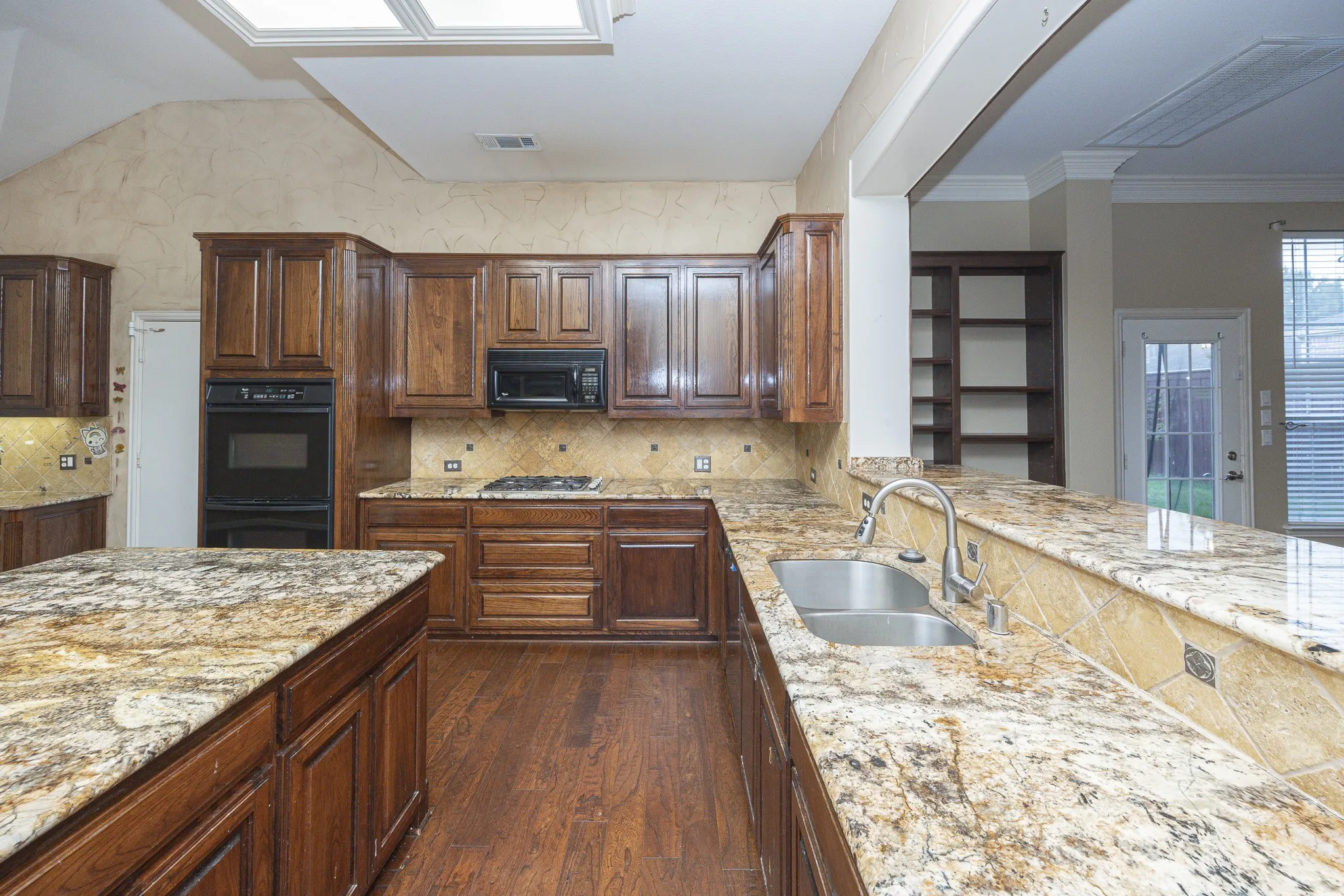 Single Family Residence For Rent in Collin County , 3417 Burnet Drive, Plano, Texas 75025, 4 Bedroom, 4 Bathroom, 3 Garage spaces, 3,189 Sqft, built in 1998, mls#21384568, Real Estate Agent in Plano, Homes For Rent in Collin county, Homes For Rent in Plano, Realtor in Plano Texas, Real Estate Brokerage Independent Realty Texas, Luminita Cordes Realtor
