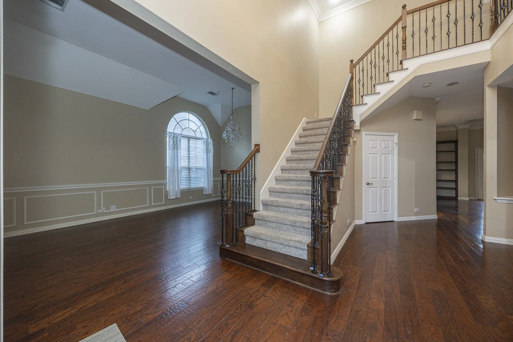 Single Family Residence For Rent in Collin County , 3417 Burnet Drive, Plano, Texas 75025, 4 Bedroom, 4 Bathroom, 3 Garage spaces, 3,189 Sqft, built in 1998, mls#21384568, Real Estate Agent in Plano, Homes For Rent in Collin county, Homes For Rent in Plano, Realtor in Plano Texas, Real Estate Brokerage Independent Realty Texas, Luminita Cordes Realtor