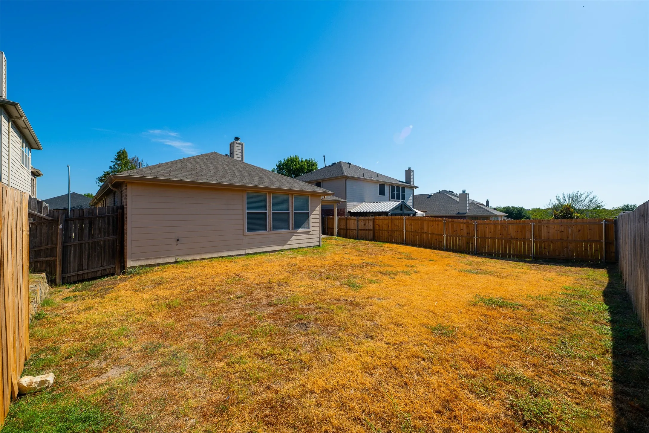 Single Family Residence For Sale in Tarrant County , 6025 Walleye Drive, Fort Worth, Texas 76179, 3 Bedroom, 2 Bathroom, 2 Garage spaces, 1,661 Sqft, built in 2006, mls#21380576, Real Estate Agent in Fort Worth, Homes For Sale in Tarrant county, Homes For Sale in Fort Worth, Realtor in Fort Worth Texas, Real Estate Brokerage Independent Realty Texas, Luminita Cordes Realtor