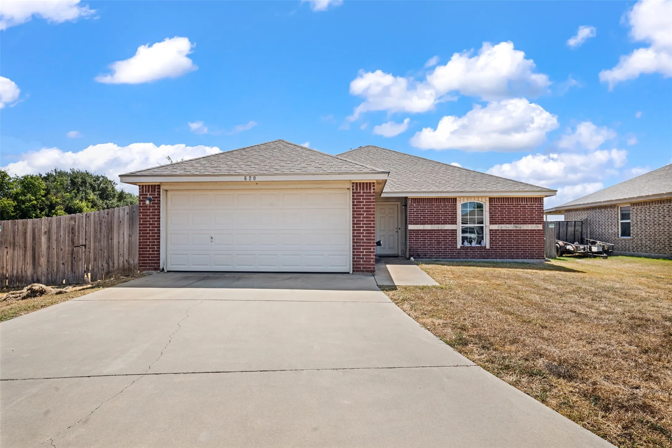 Single Family Residence For Sale in Mc Lennan County , 620 Apple Cross Court, Robinson, Texas 76706, 3 Bedroom, 2 Bathroom, 2 Garage spaces, 1,605 Sqft, built in 2011, mls#21384596, Real Estate Agent in Robinson, Homes For Sale in Mc Lennan county, Homes For Sale in Robinson, Realtor in Robinson Texas, Real Estate Brokerage Independent Realty Texas, Luminita Cordes Realtor