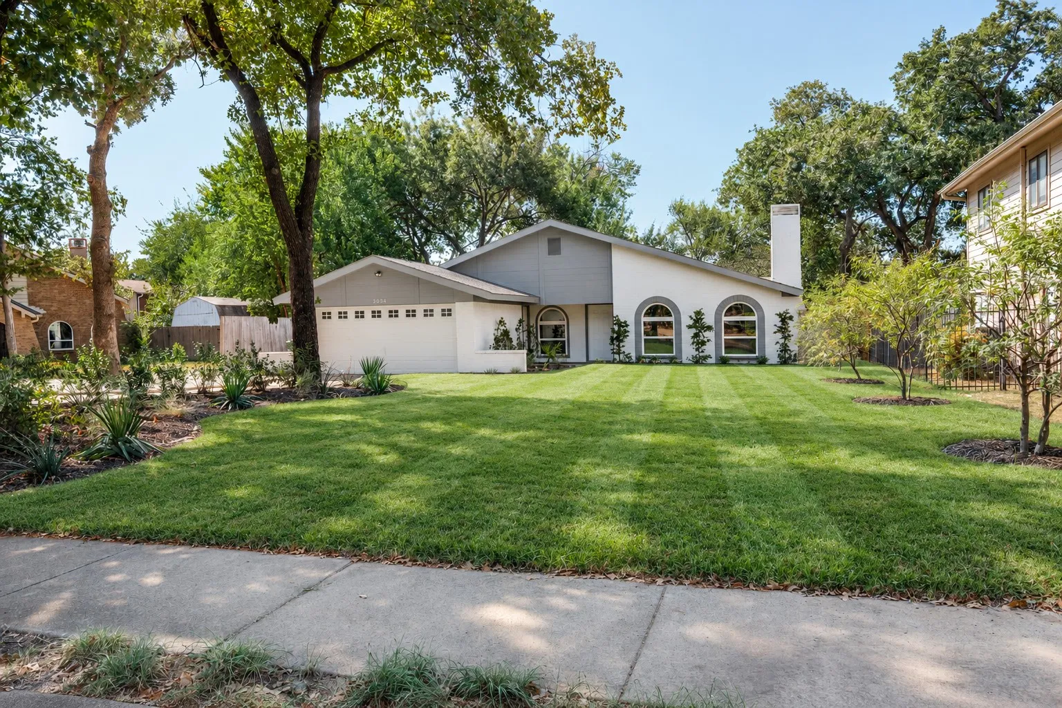 Single Family Residence For Sale in Tarrant County , 3004 Raintree Court, Bedford, Texas 76021, 4 Bedroom, 2 Bathroom, 2 Garage spaces, 2,043 Sqft, built in 1977, mls#21384409, Real Estate Agent in Bedford, Homes For Sale in Tarrant county, Homes For Sale in Bedford, Realtor in Bedford Texas, Real Estate Brokerage Independent Realty Texas, Luminita Cordes Realtor