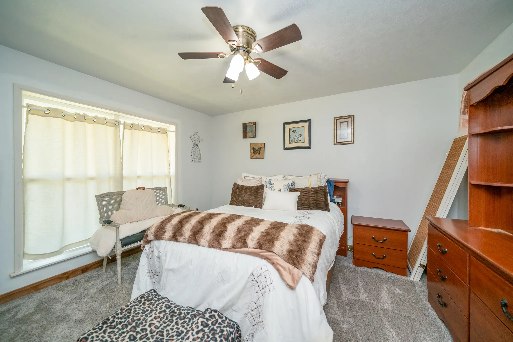 Single Family Residence For Sale in Cherokee County , 2130 E FM 22, Jacksonville, Texas 75766, 3 Bedroom, 3 Bathroom, 2 Garage spaces, 2,400 Sqft, built in 1975, mls#21383681, Real Estate Agent in Jacksonville, Homes For Sale in Cherokee county, Homes For Sale in Jacksonville, Realtor in Jacksonville Texas, Real Estate Brokerage Independent Realty Texas, Luminita Cordes Realtor