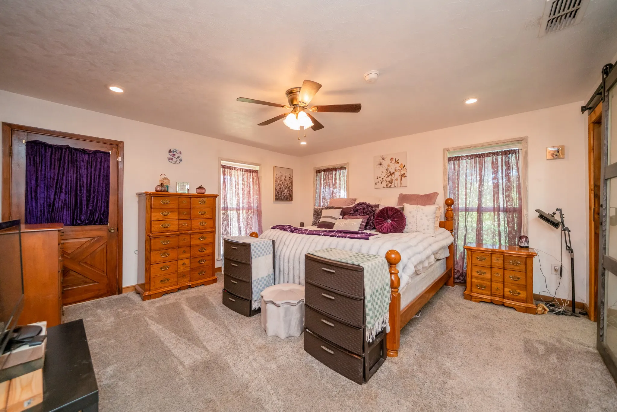 Single Family Residence For Sale in Cherokee County , 2130 E FM 22, Jacksonville, Texas 75766, 3 Bedroom, 3 Bathroom, 2 Garage spaces, 2,400 Sqft, built in 1975, mls#21383681, Real Estate Agent in Jacksonville, Homes For Sale in Cherokee county, Homes For Sale in Jacksonville, Realtor in Jacksonville Texas, Real Estate Brokerage Independent Realty Texas, Luminita Cordes Realtor