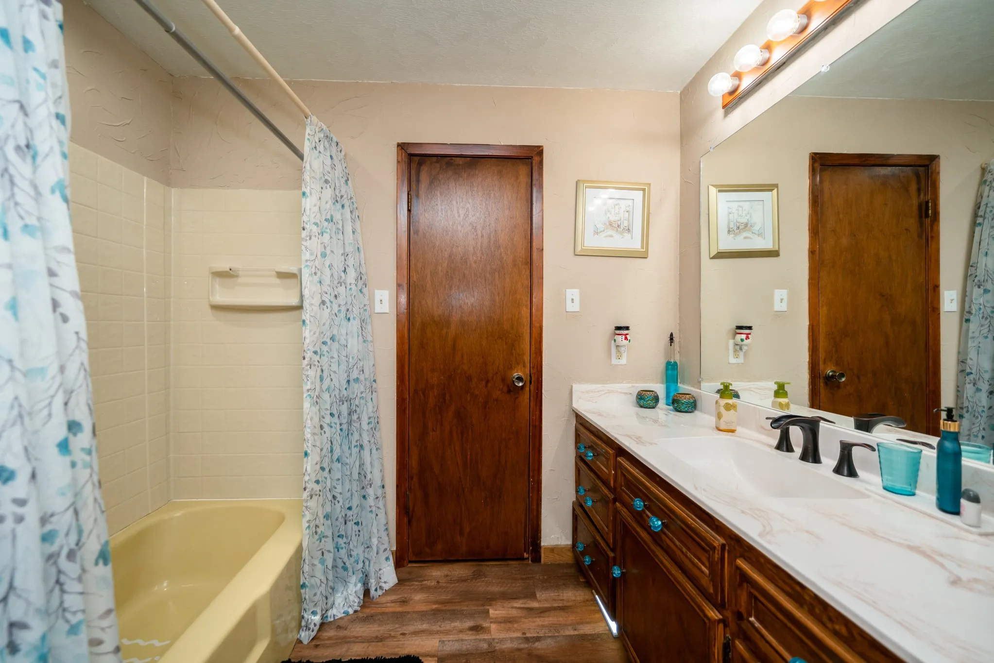 Single Family Residence For Sale in Cherokee County , 2130 E FM 22, Jacksonville, Texas 75766, 3 Bedroom, 3 Bathroom, 2 Garage spaces, 2,400 Sqft, built in 1975, mls#21383681, Real Estate Agent in Jacksonville, Homes For Sale in Cherokee county, Homes For Sale in Jacksonville, Realtor in Jacksonville Texas, Real Estate Brokerage Independent Realty Texas, Luminita Cordes Realtor