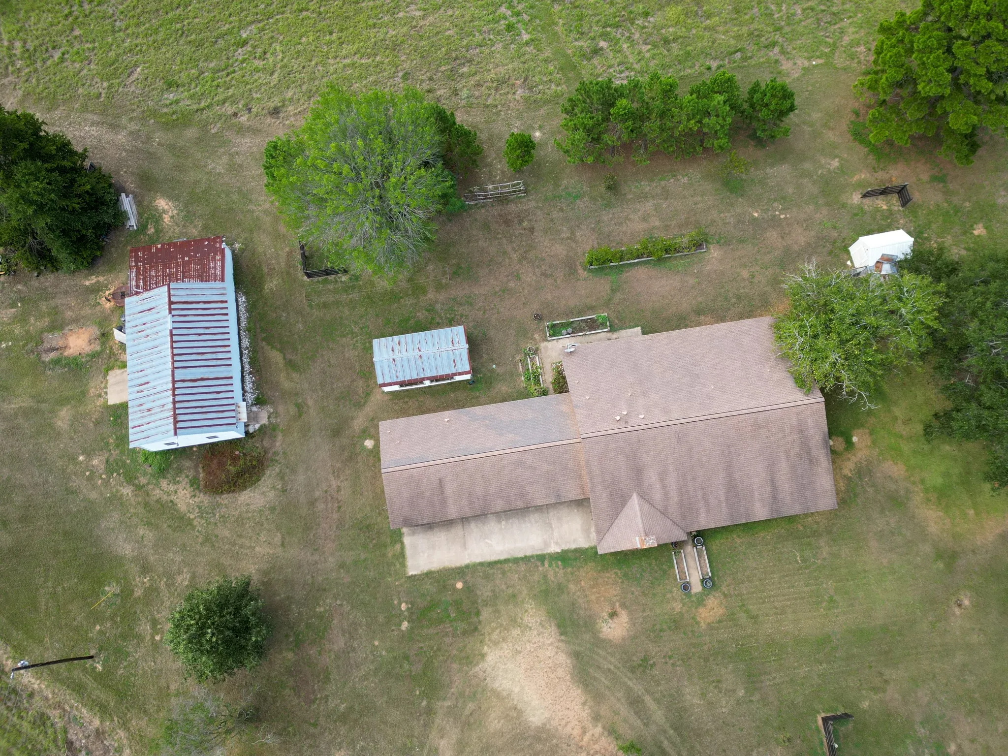 Single Family Residence For Sale in Cherokee County , 2130 E FM 22, Jacksonville, Texas 75766, 3 Bedroom, 3 Bathroom, 2 Garage spaces, 2,400 Sqft, built in 1975, mls#21383681, Real Estate Agent in Jacksonville, Homes For Sale in Cherokee county, Homes For Sale in Jacksonville, Realtor in Jacksonville Texas, Real Estate Brokerage Independent Realty Texas, Luminita Cordes Realtor