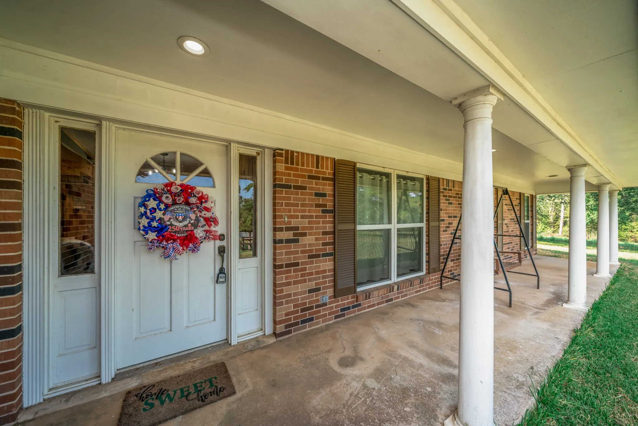 Single Family Residence For Sale in Cherokee County , 2130 E FM 22, Jacksonville, Texas 75766, 3 Bedroom, 3 Bathroom, 2 Garage spaces, 2,400 Sqft, built in 1975, mls#21383681, Real Estate Agent in Jacksonville, Homes For Sale in Cherokee county, Homes For Sale in Jacksonville, Realtor in Jacksonville Texas, Real Estate Brokerage Independent Realty Texas, Luminita Cordes Realtor