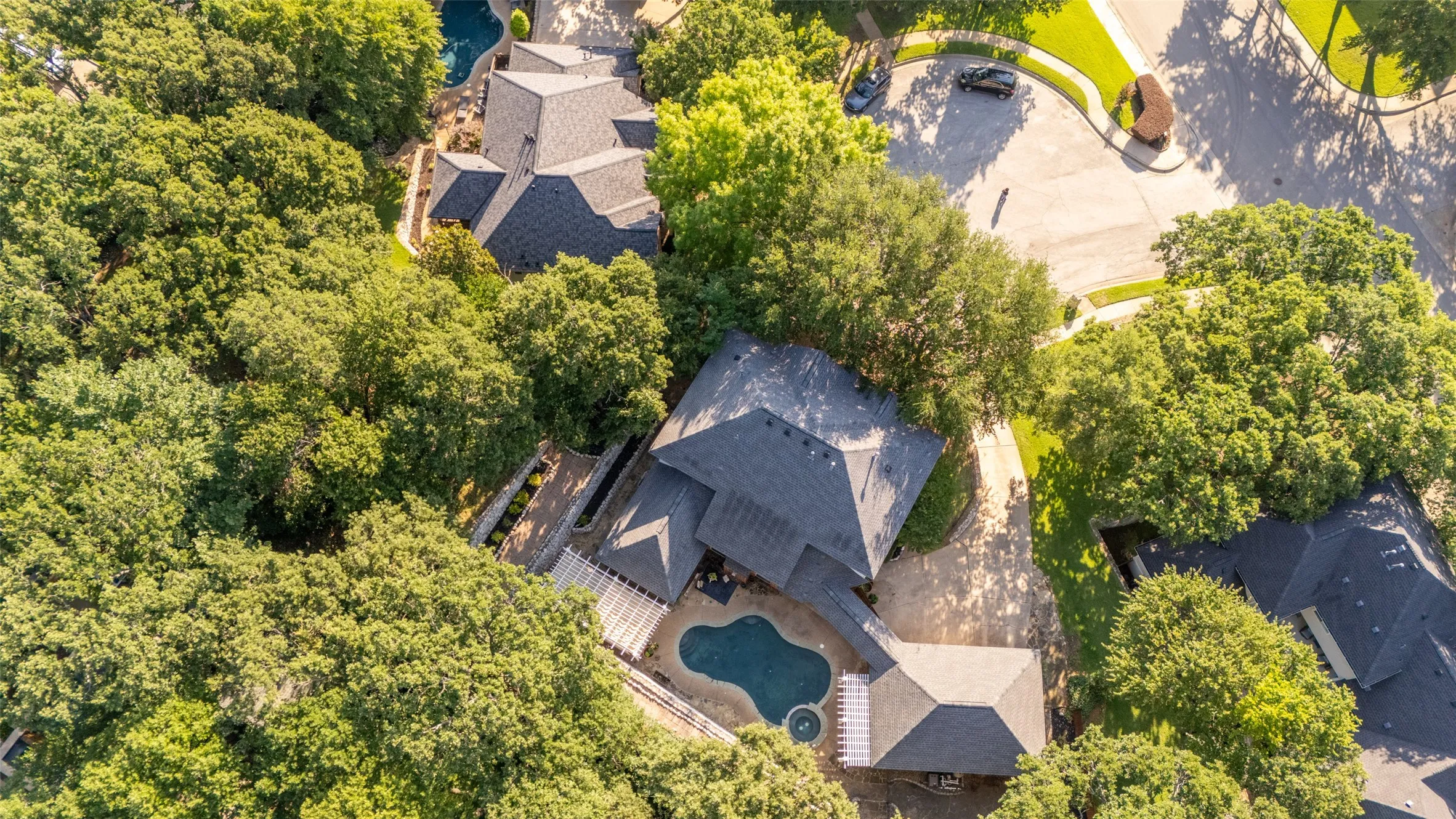 Single Family Residence For Sale in Tarrant County , 3145 Joyce Court, Grapevine, Texas 76051, 4 Bedroom, 4 Bathroom, 3 Garage spaces, 3,233 Sqft, built in 1997, mls#21384623, Real Estate Agent in Grapevine, Homes For Sale in Tarrant county, Homes For Sale in Grapevine, Realtor in Grapevine Texas, Real Estate Brokerage Independent Realty Texas, Luminita Cordes Realtor