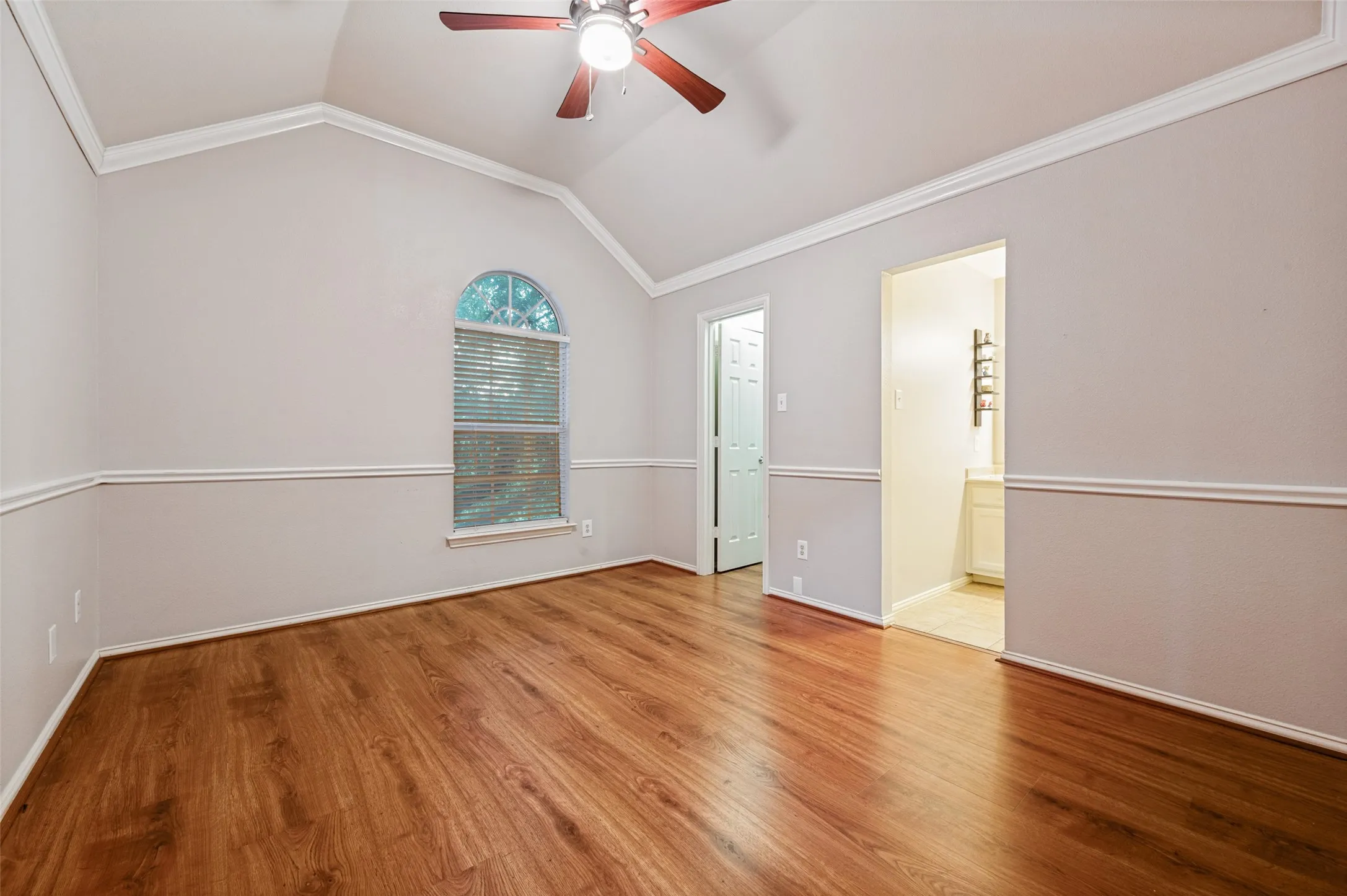 Single Family Residence For Sale in Tarrant County , 3145 Joyce Court, Grapevine, Texas 76051, 4 Bedroom, 4 Bathroom, 3 Garage spaces, 3,233 Sqft, built in 1997, mls#21384623, Real Estate Agent in Grapevine, Homes For Sale in Tarrant county, Homes For Sale in Grapevine, Realtor in Grapevine Texas, Real Estate Brokerage Independent Realty Texas, Luminita Cordes Realtor