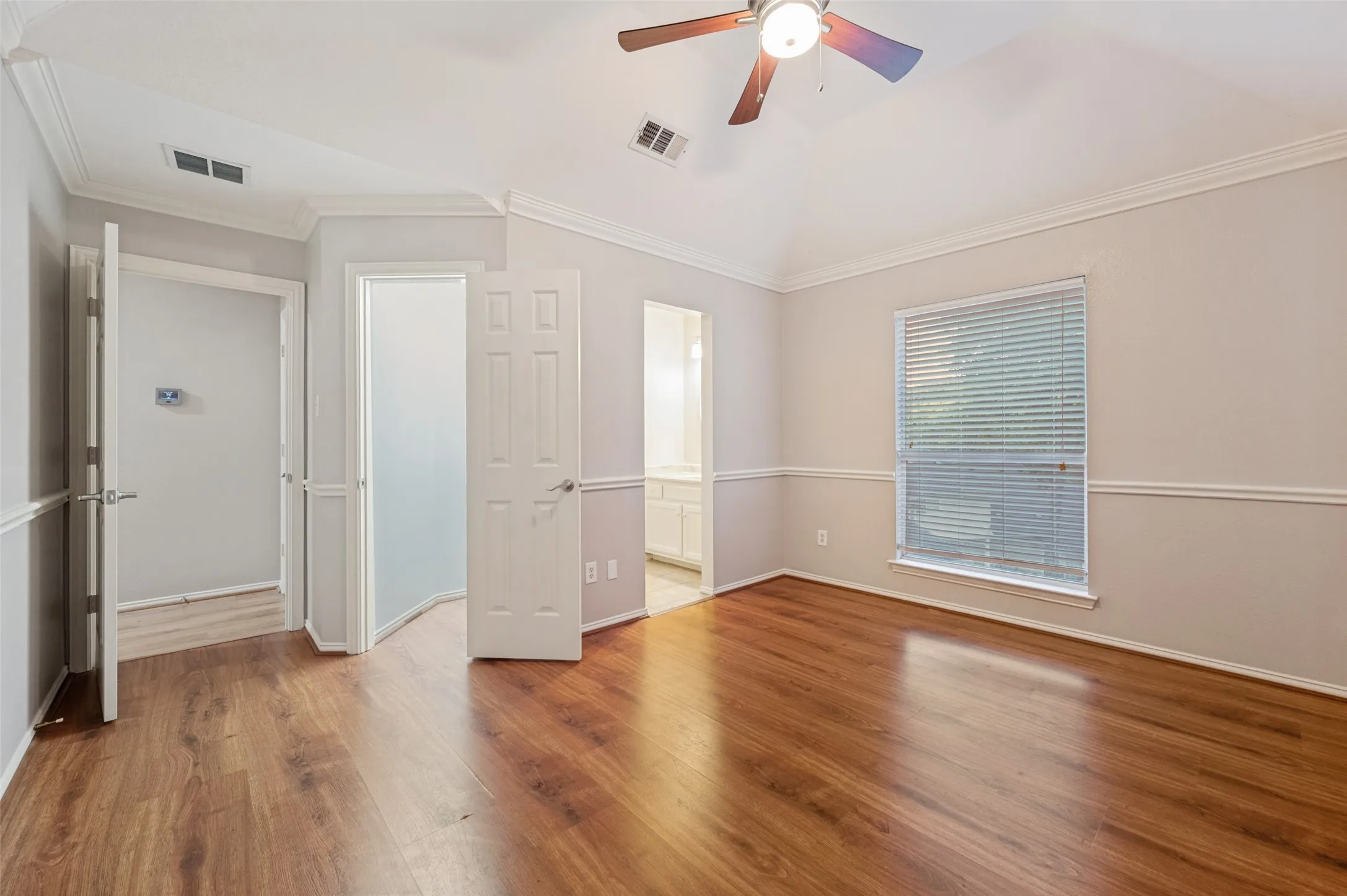 Single Family Residence For Sale in Tarrant County , 3145 Joyce Court, Grapevine, Texas 76051, 4 Bedroom, 4 Bathroom, 3 Garage spaces, 3,233 Sqft, built in 1997, mls#21384623, Real Estate Agent in Grapevine, Homes For Sale in Tarrant county, Homes For Sale in Grapevine, Realtor in Grapevine Texas, Real Estate Brokerage Independent Realty Texas, Luminita Cordes Realtor