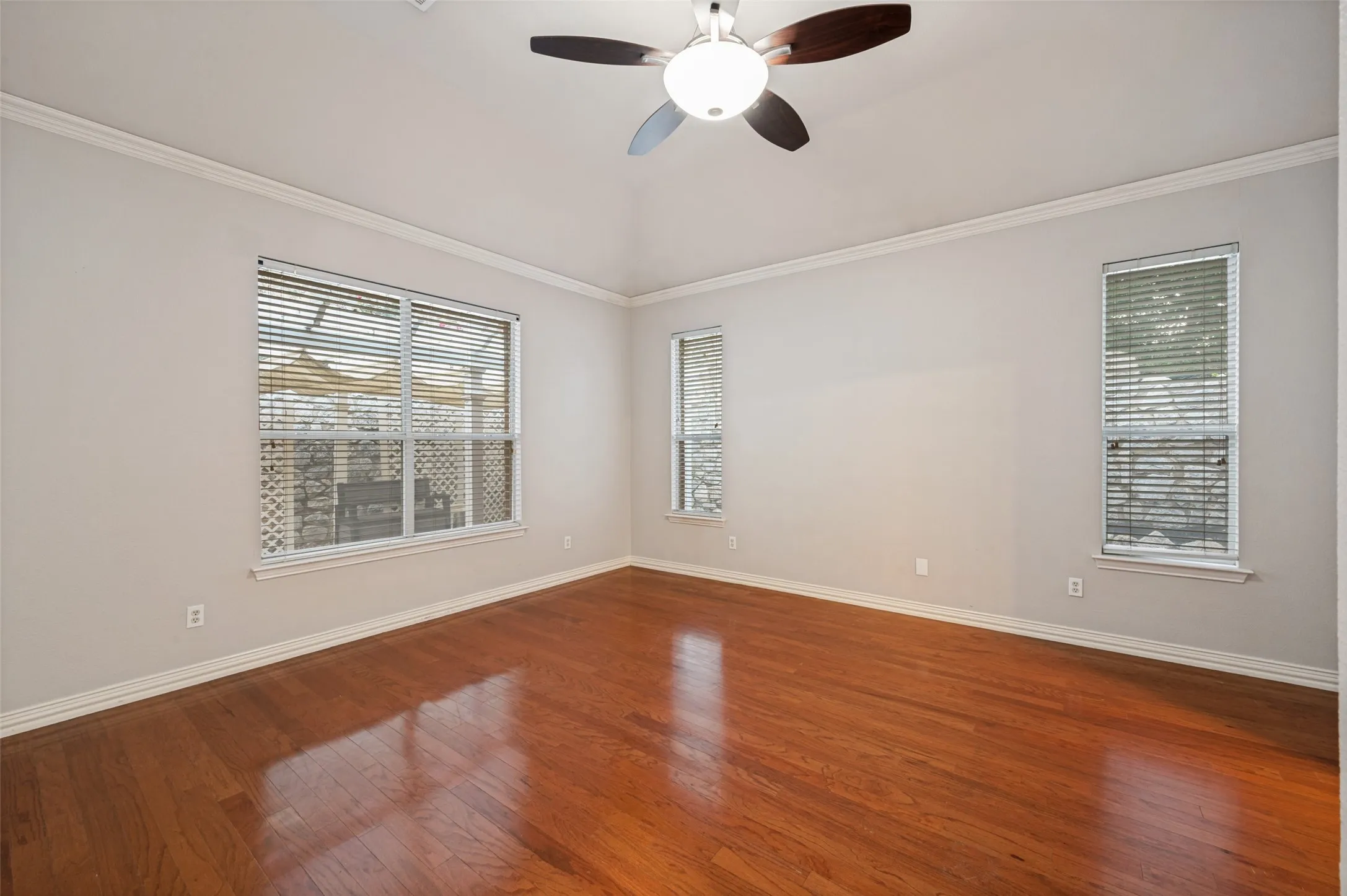 Single Family Residence For Sale in Tarrant County , 3145 Joyce Court, Grapevine, Texas 76051, 4 Bedroom, 4 Bathroom, 3 Garage spaces, 3,233 Sqft, built in 1997, mls#21384623, Real Estate Agent in Grapevine, Homes For Sale in Tarrant county, Homes For Sale in Grapevine, Realtor in Grapevine Texas, Real Estate Brokerage Independent Realty Texas, Luminita Cordes Realtor