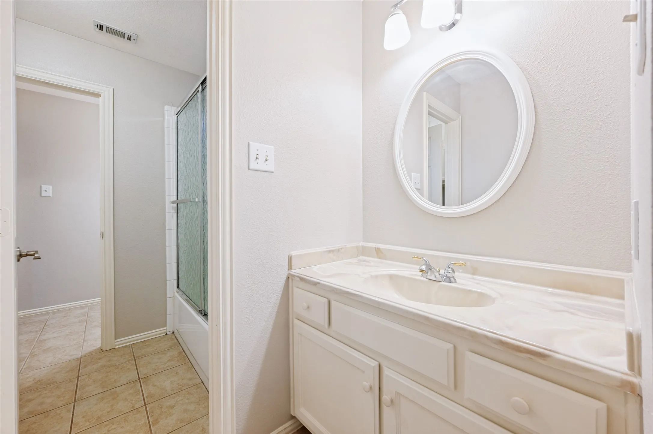 Single Family Residence For Sale in Tarrant County , 3145 Joyce Court, Grapevine, Texas 76051, 4 Bedroom, 4 Bathroom, 3 Garage spaces, 3,233 Sqft, built in 1997, mls#21384623, Real Estate Agent in Grapevine, Homes For Sale in Tarrant county, Homes For Sale in Grapevine, Realtor in Grapevine Texas, Real Estate Brokerage Independent Realty Texas, Luminita Cordes Realtor